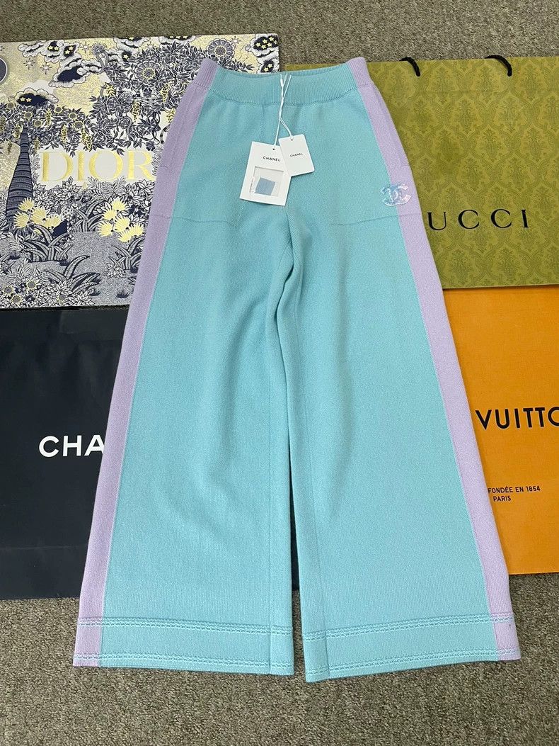 Chanel chanel 24C pink and blue cashmere knitted wide-leg trouser Size 42" / US 20 - 1 Thumbnail