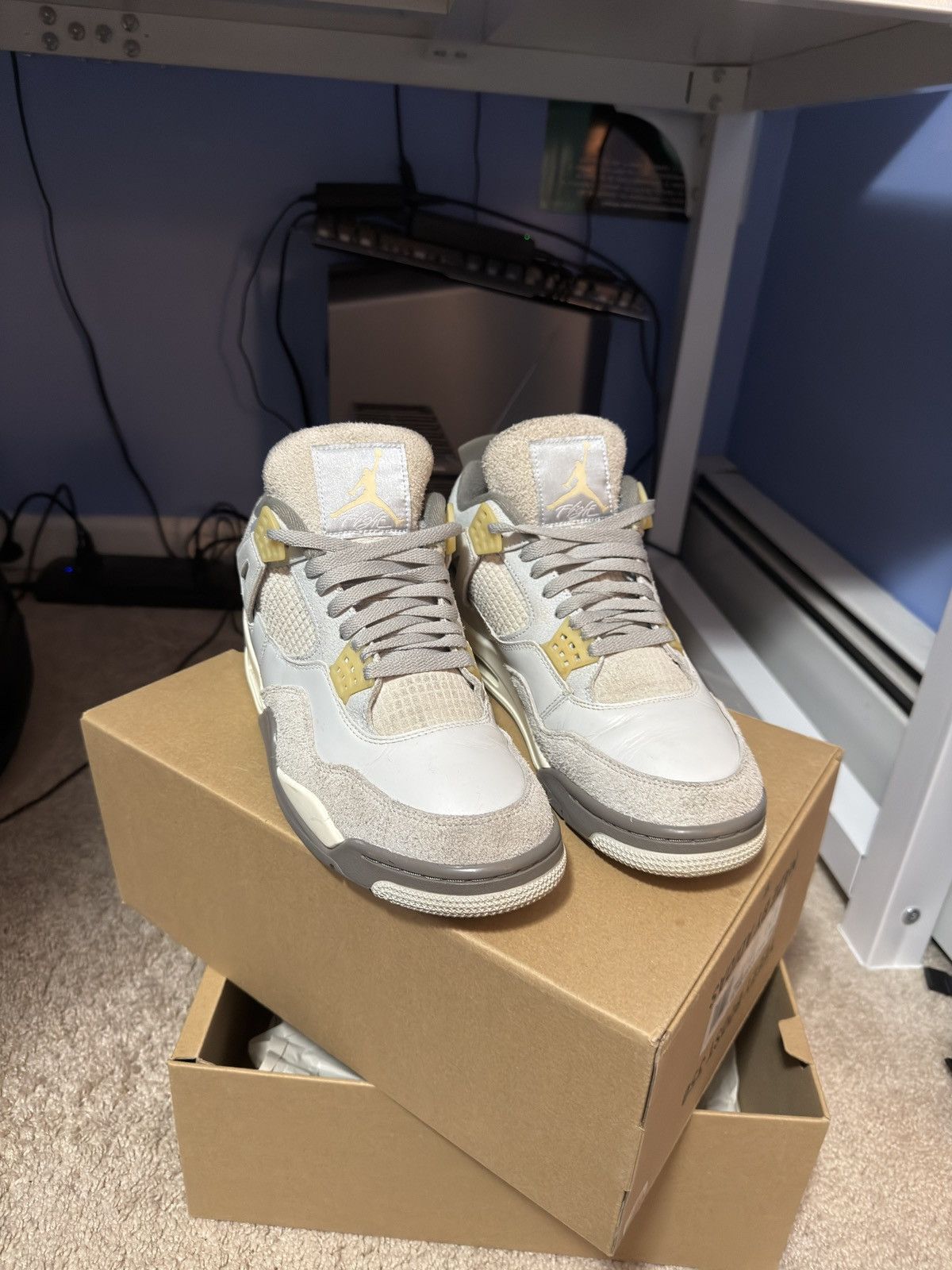 Jordan Brand 2023 Air Jordan 4 Retro SE Photon Dust Size US 11 / EU 44 - 1 Thumbnail
