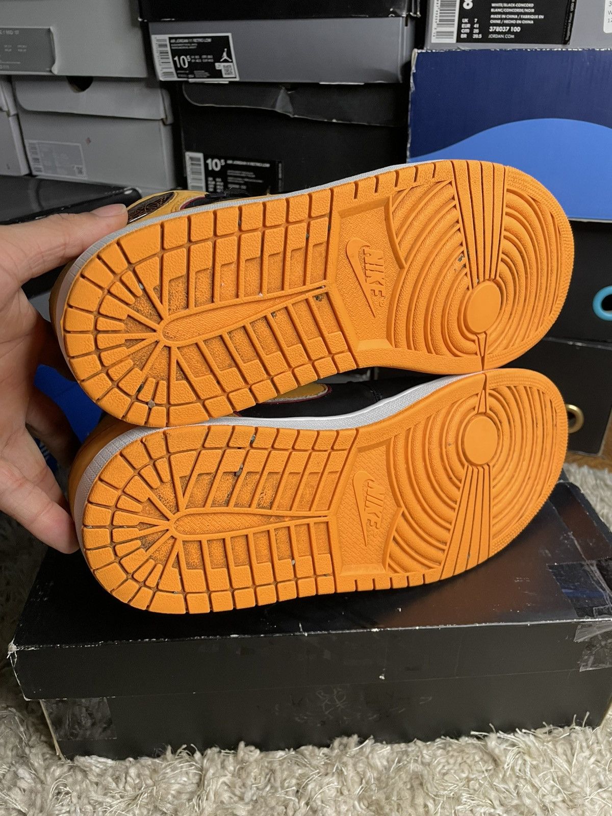 Jordan Brand Jordan 1 Mid SE vivid orange Size US 11.5 / EU 44-45 - 9 Thumbnail