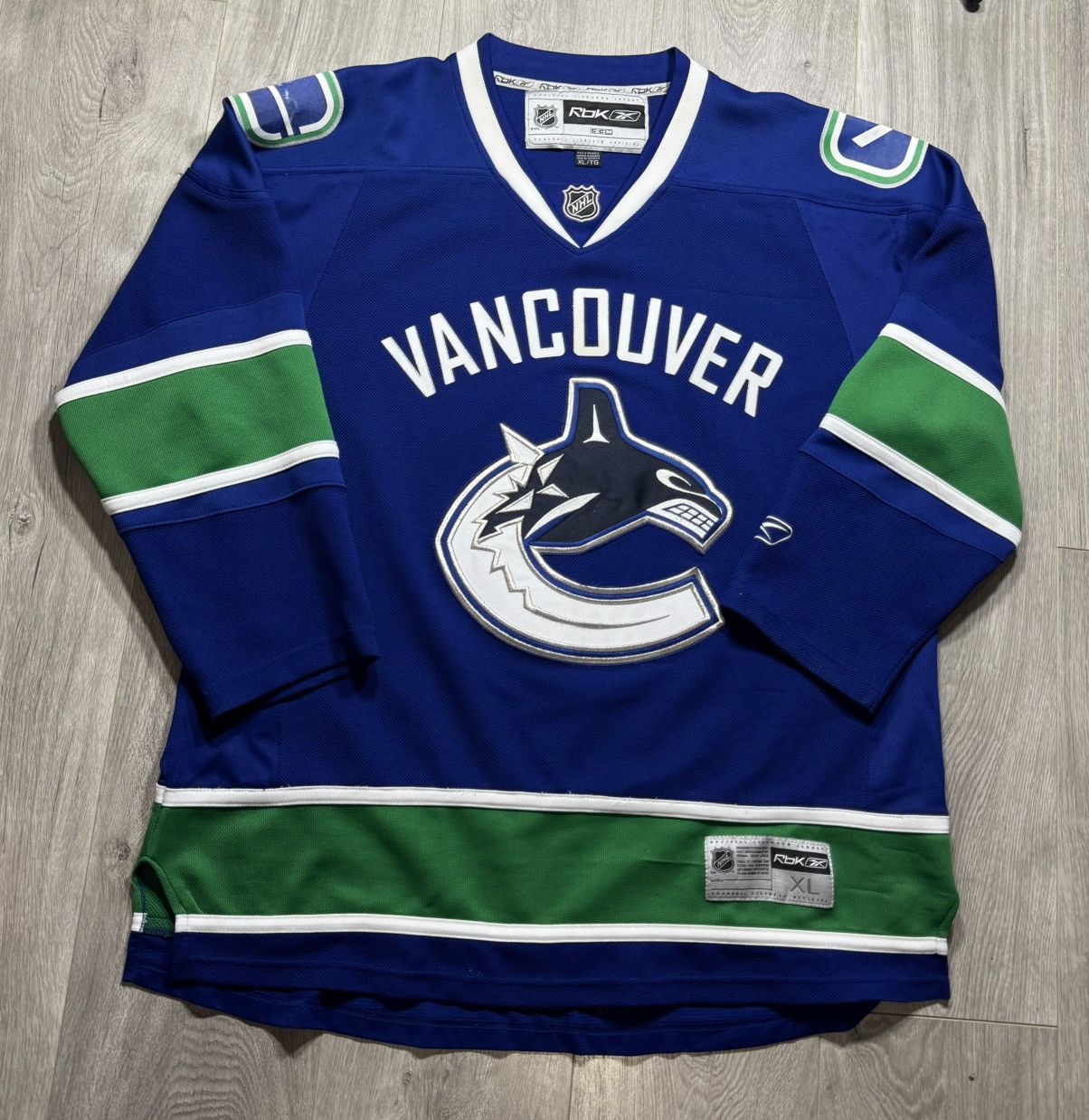 NHL × Reebok × Vintage Vancouver CANUCKS Reebok PREMIER NHL Jersey Size US XL / EU 56 / 4 - 1 Thumbnail