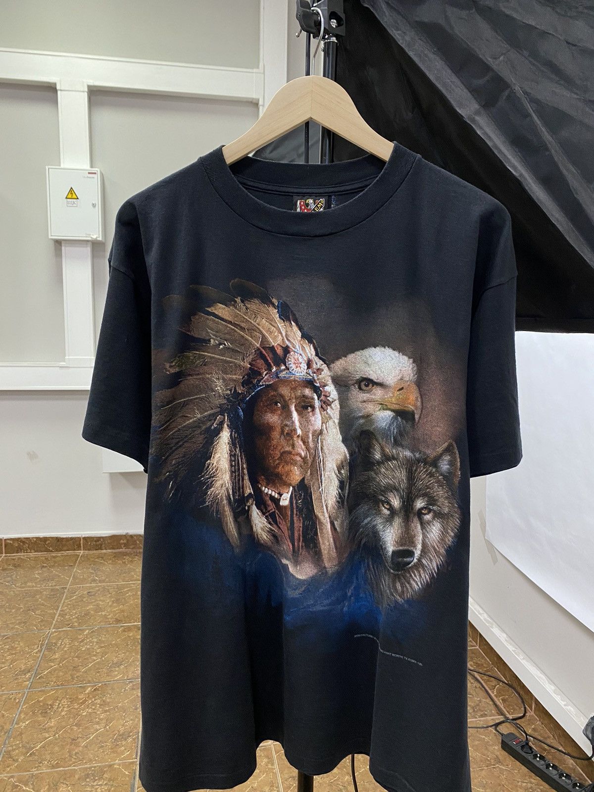 🇺🇸 Vintage 1993 3D Emblem Navajo Indian people t-shirt