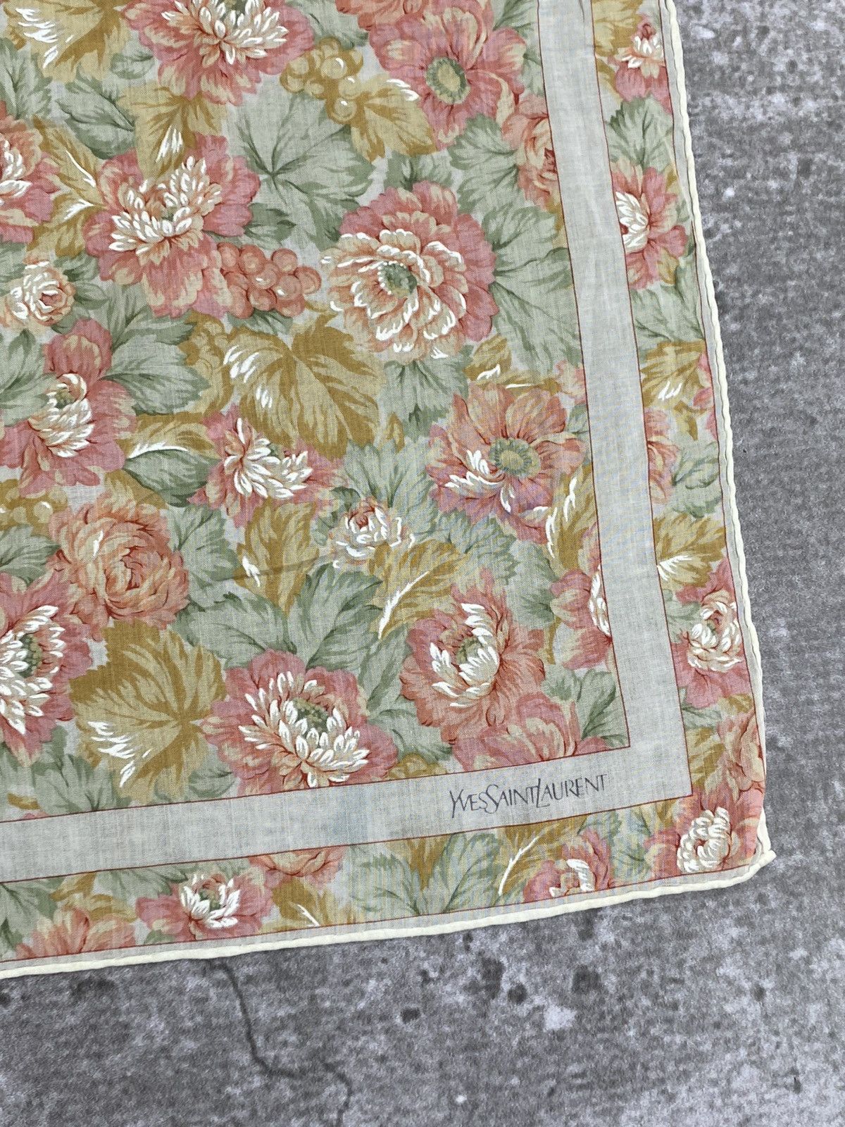 Yves Saint Laurent Yves Saint Laurent Handkerchief / Bandana / Neckerchief Size ONE SIZE - 7 Thumbnail