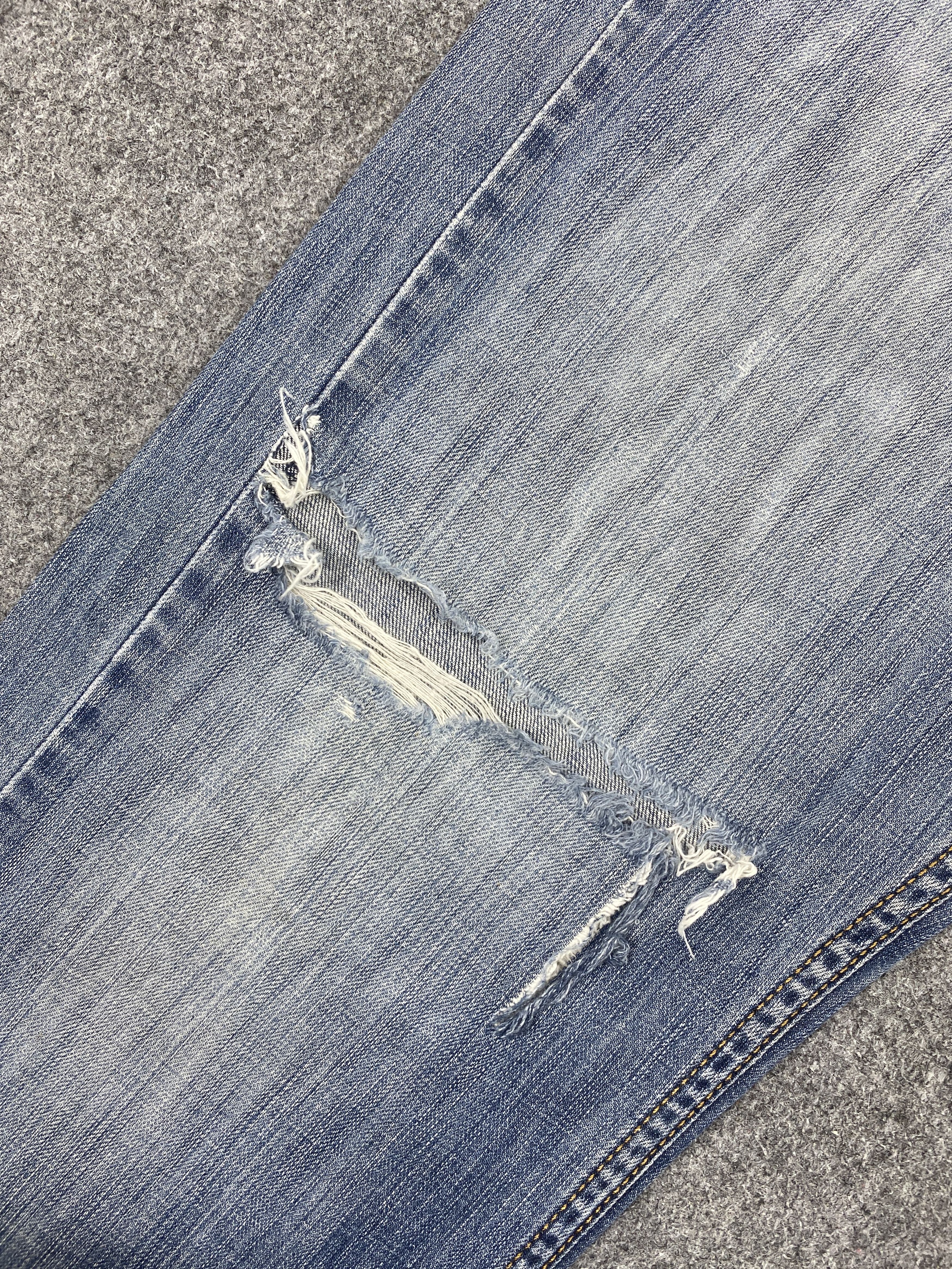 Levi's × Vintage Distressed Vintage Levi's 527 Faded Blue Bootcut Jeans Size US 35 - 9 Thumbnail