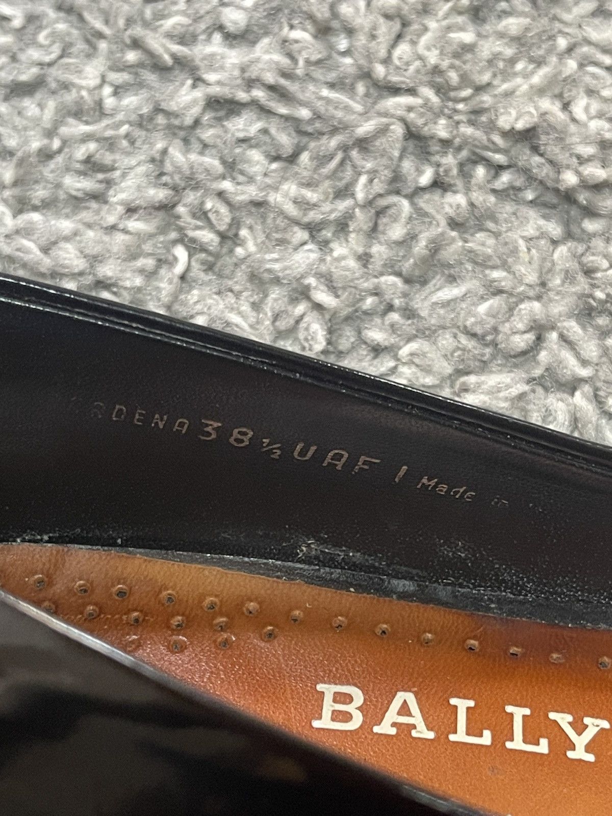 Bally Bally Vintage Patent Leather Pump size EU38 US 8 Size US 8 / IT 38 - 13 Thumbnail