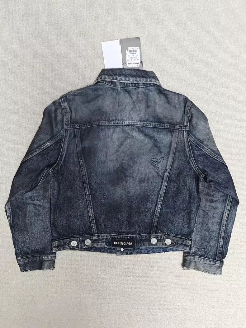 Balenciaga balenciaga distressed denim jacket with tags Size US M / EU 48-50 / 2 - 3 Thumbnail