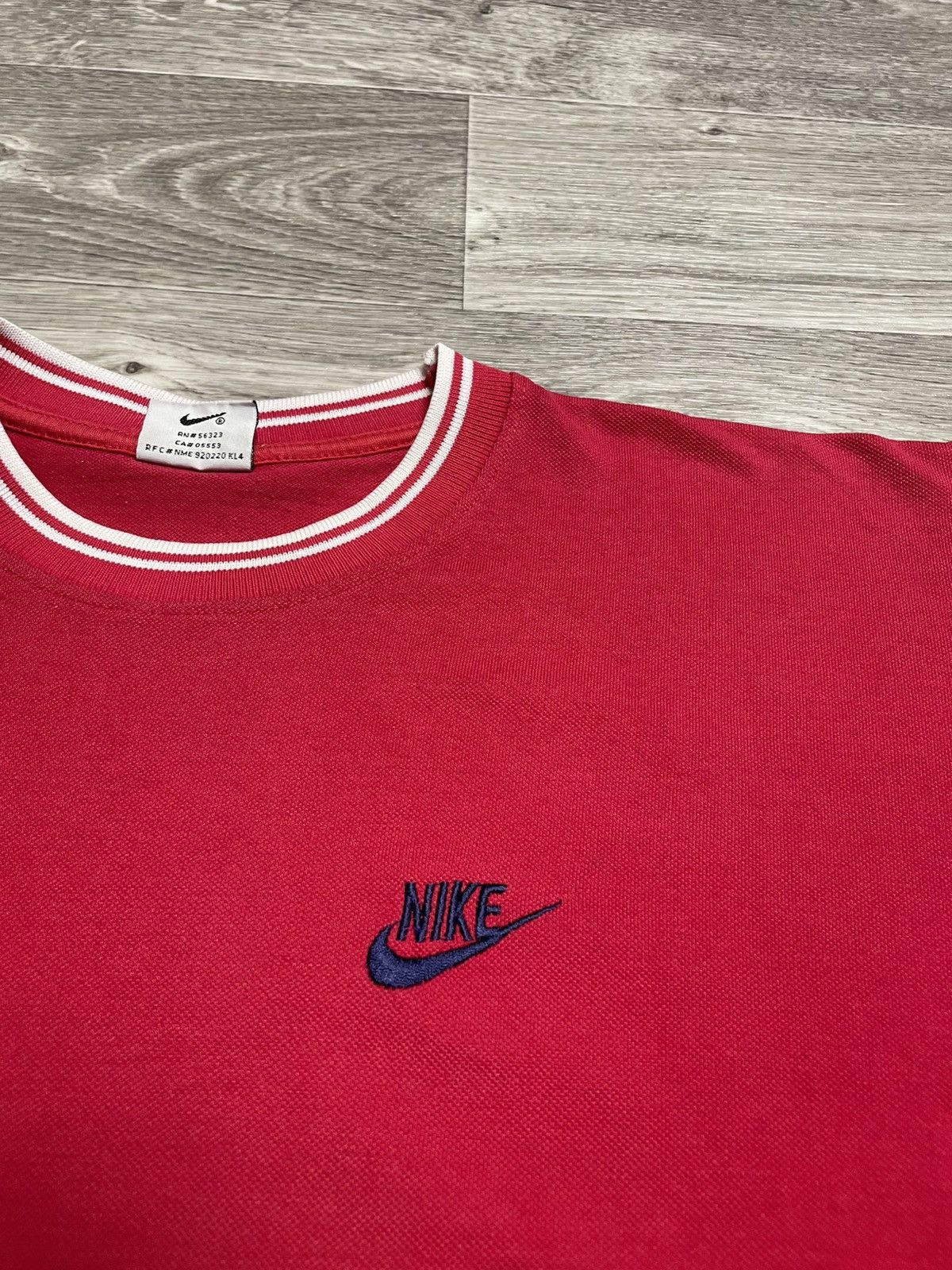 Nike Vintage Nike Red T-Shirt 90s Size M Size US M / EU 48-50 / 2 - 5 Thumbnail