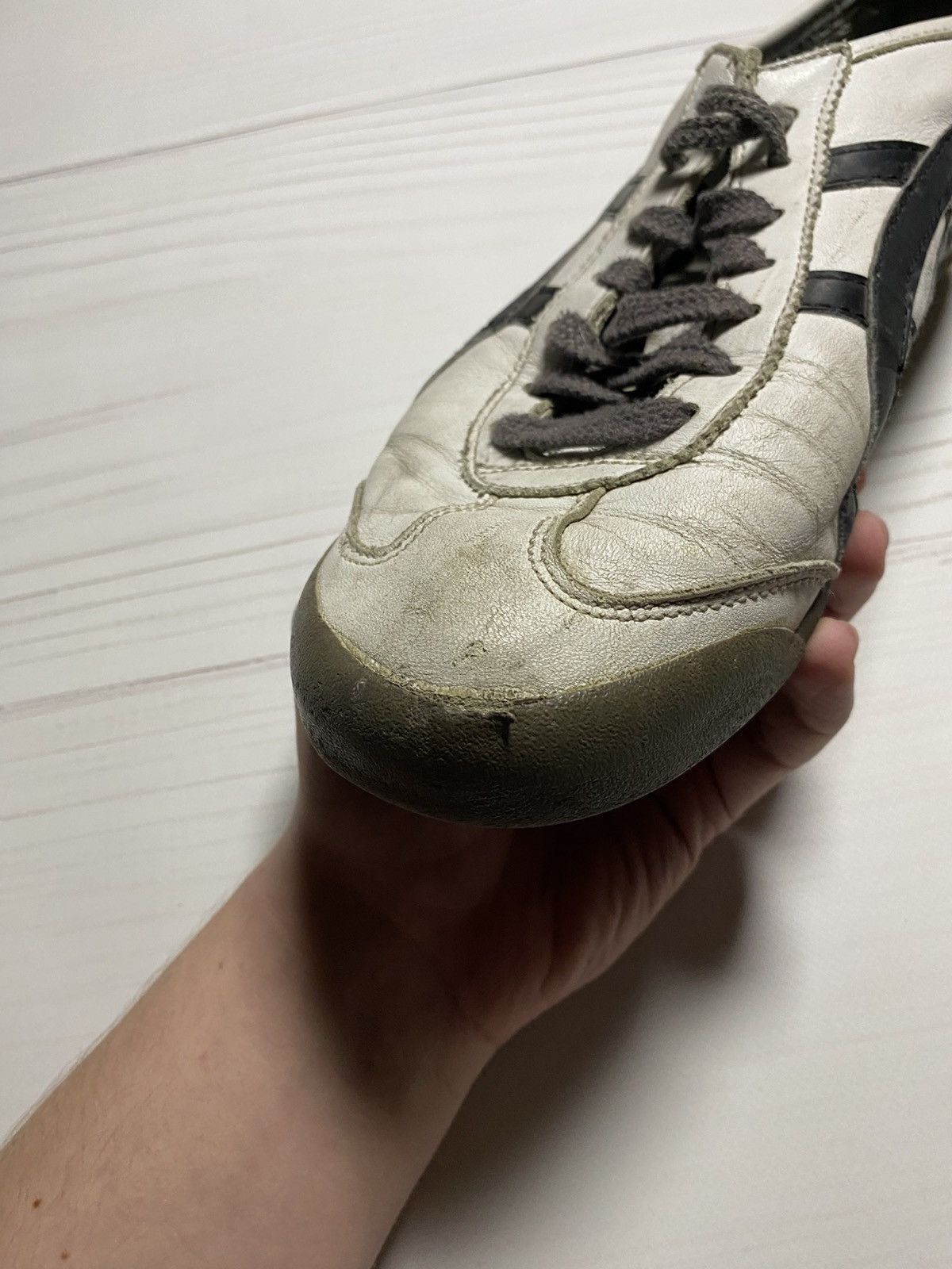 Japanese Brand × Onitsuka Tiger × Vintage Vintage Onitsuka Tiger leather upper worn y2k sneakers Size US 9.5 / EU 42-43 - 16 Thumbnail
