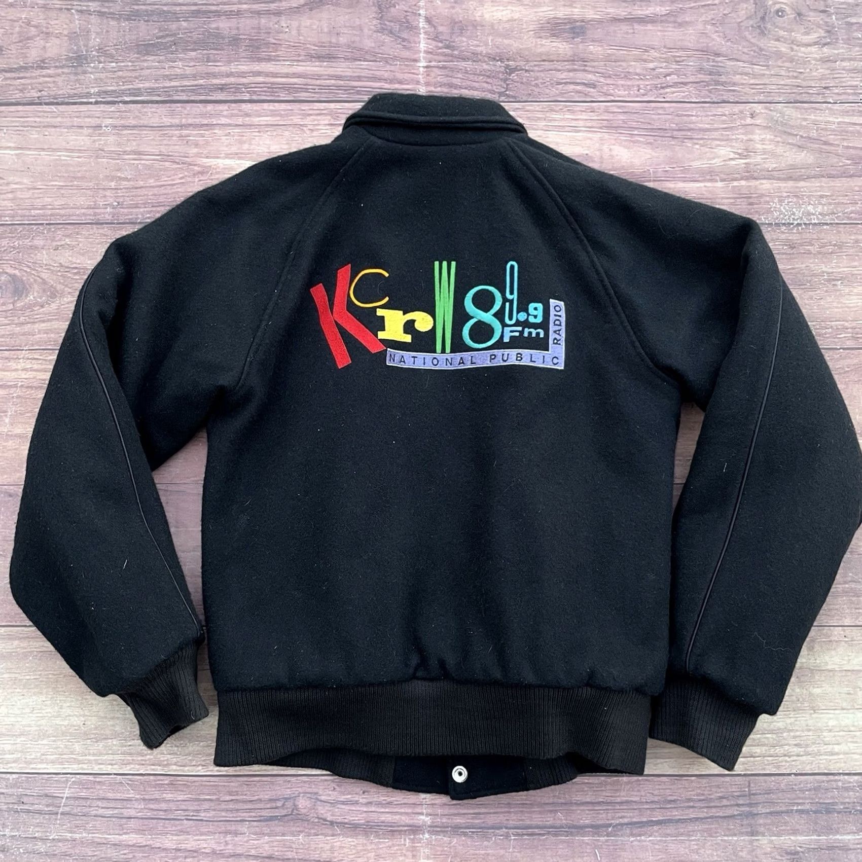 Vintage VINTAGE Rainbow Creations KCRW 89.9 FM Varsity Jacket Sz S Black Wool Blend Mid-Length Button Pockets Embroidered Quilted Limited Edition 90s Mens Size US S / EU 44-46 / 1 - 2 Thumbnail