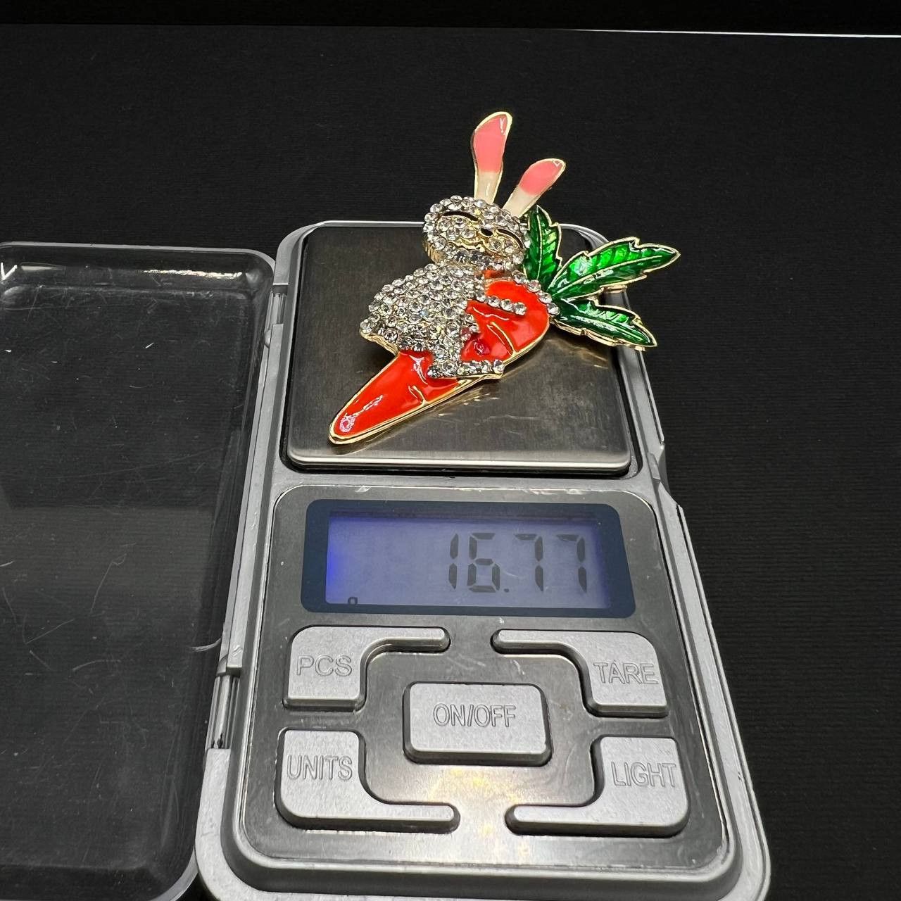 Vintage Cute Bunny Brooch Carrot Crystal Rhinestone Pin Funny Gift Size ONE SIZE - 8 Thumbnail