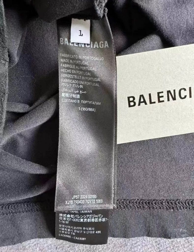 Balenciaga Balenciaga 3B Letter Stained Aged Patchwork Hooded Short S Size US S / EU 44-46 / 1 - 4 Thumbnail