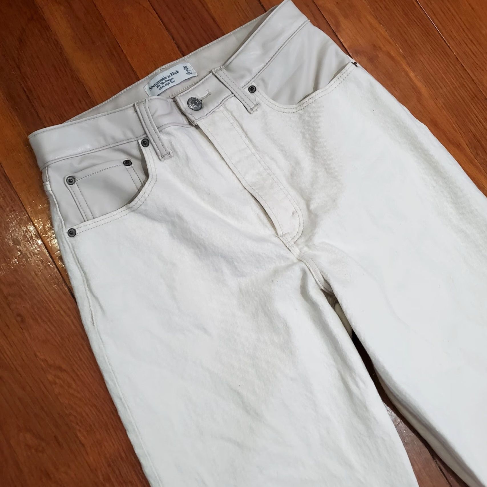 Abercrombie & Fitch Abercrombie & Fitch Jeans Womens 28 White 90s Straight Ultra High Rise Denim Size 28" / US 6 / IT 42 - 7 Thumbnail