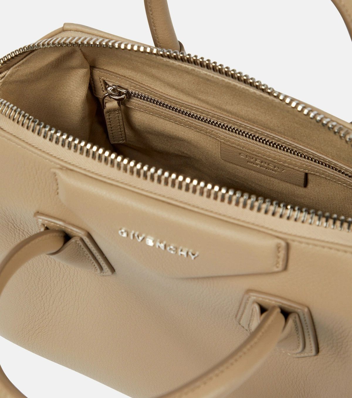 Givenchy o1srvl11e0325 Size: OS / Antigona Bag in Beige Size ONE SIZE - 3 Thumbnail