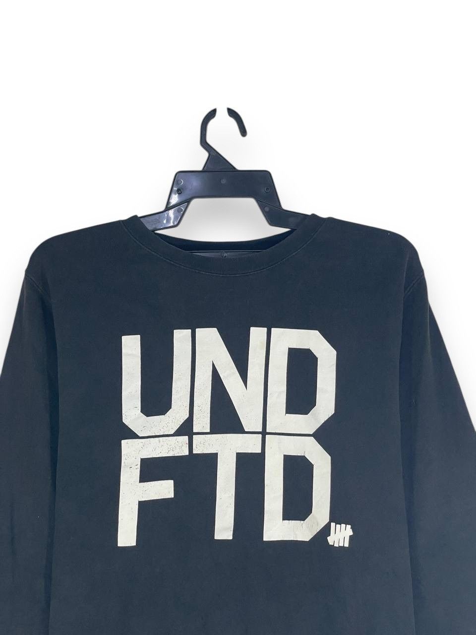Undefeated Undefeated nice design Size US M / EU 48-50 / 2 - 2 Thumbnail