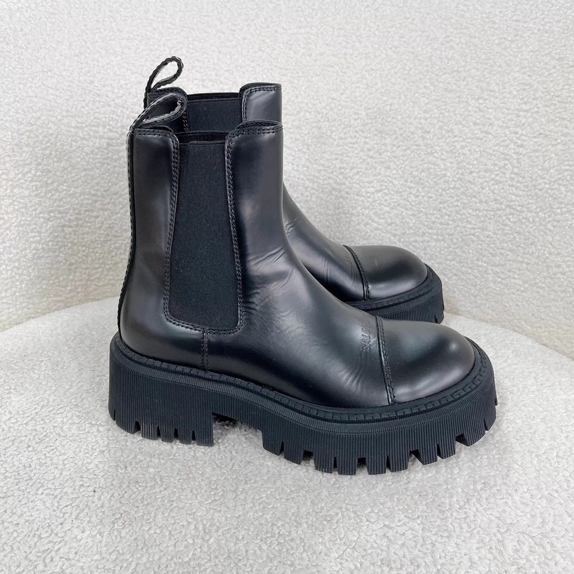 Balenciaga Balenciaga Black Chelsea Boots 35 EU Size US 4.5 / IT 34.5 - 3 Thumbnail