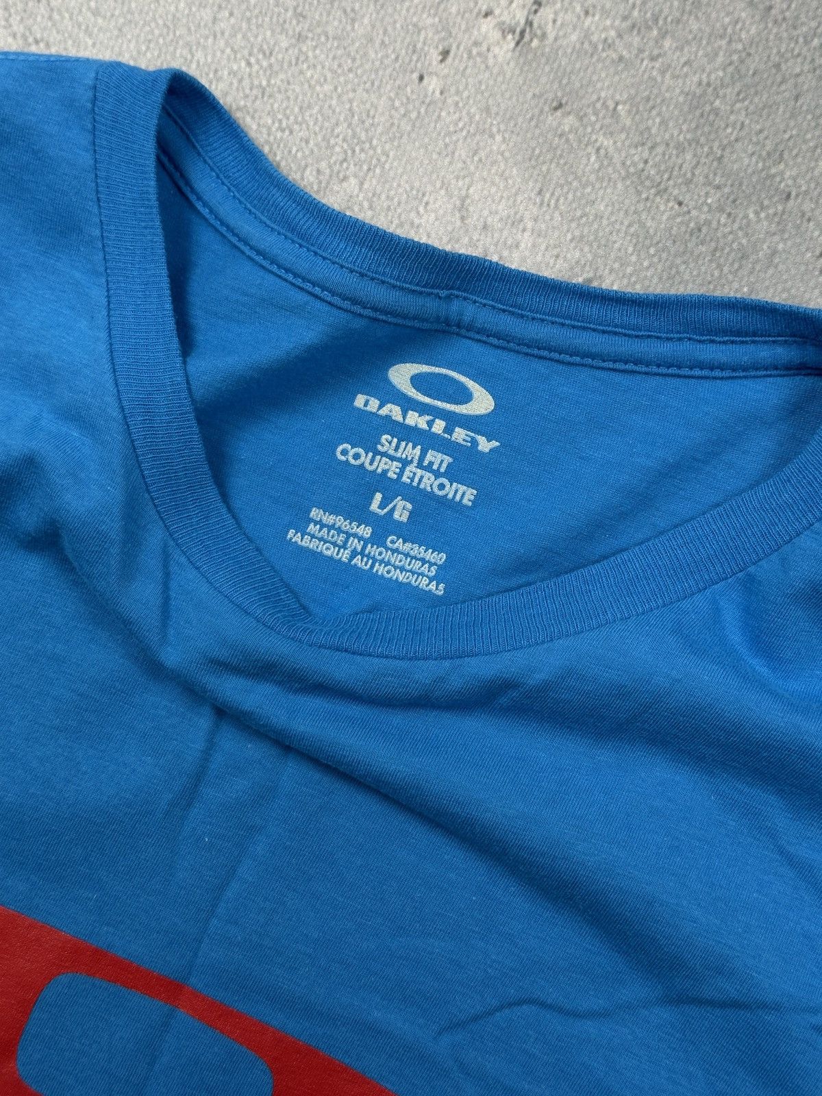 Oakley Vintage Oakley Blue Tee with Red Ellipse Big Logo 00s Y2K Size US L / EU 52-54 / 3 - 5 Thumbnail
