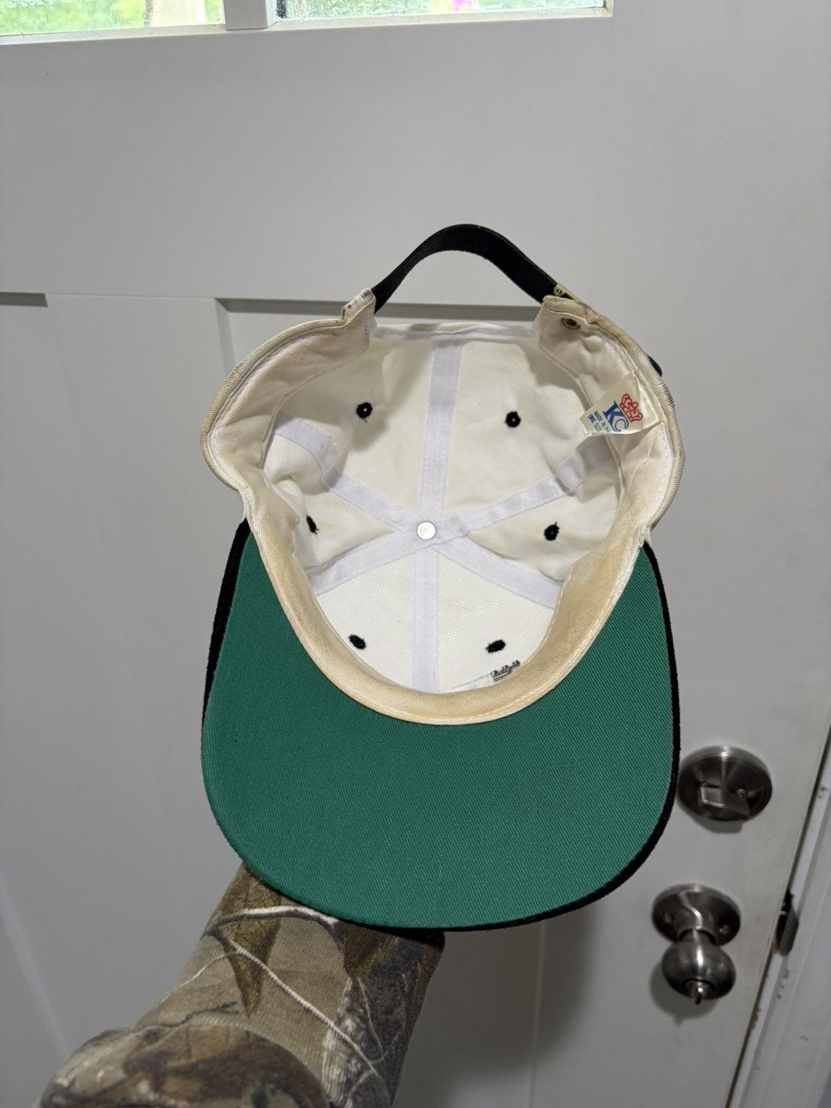 Vintage Vintage Empire Truck Sales Embroidered Snapback Hat One Size Size ONE SIZE - 6 Thumbnail