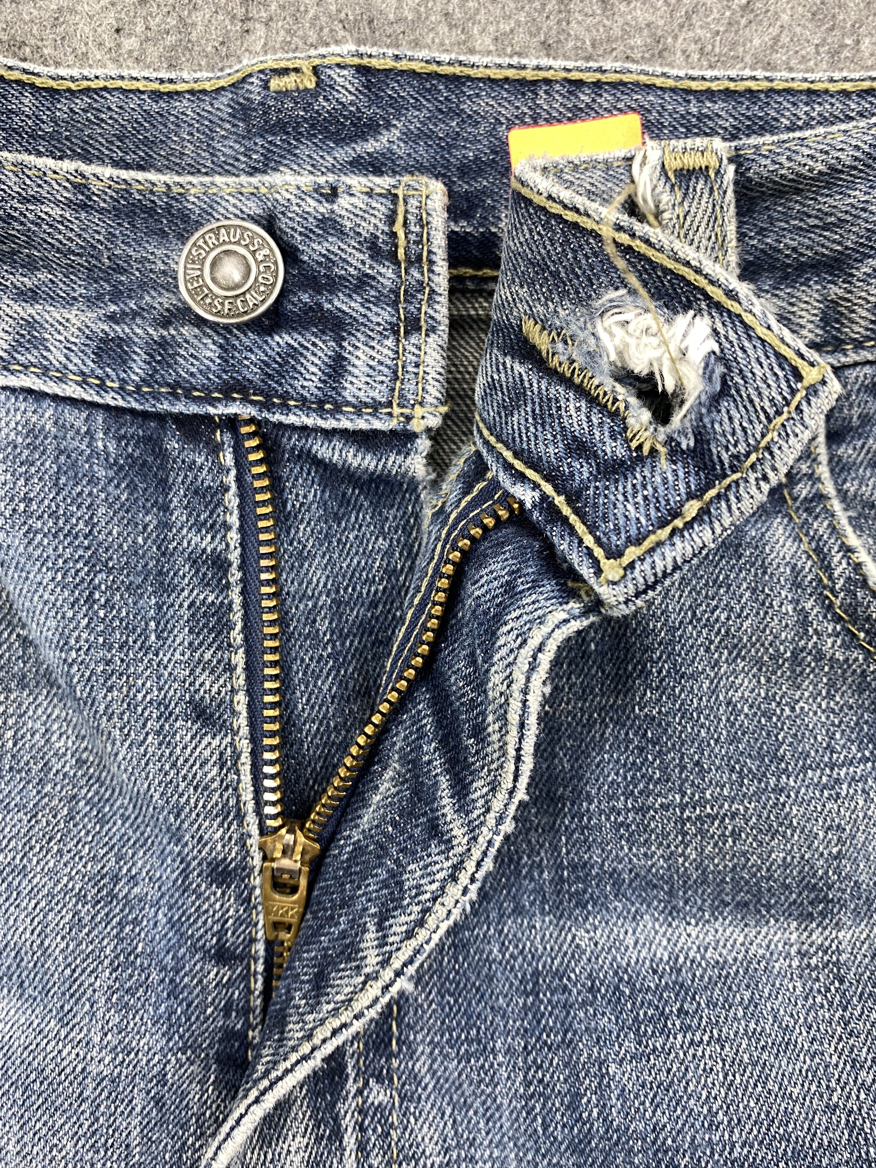 Levi's Blue Distressed Vintage Levi's 505 Jeans 34x30 Denim JN1286 Size US 34 / EU 50 - 6 Thumbnail