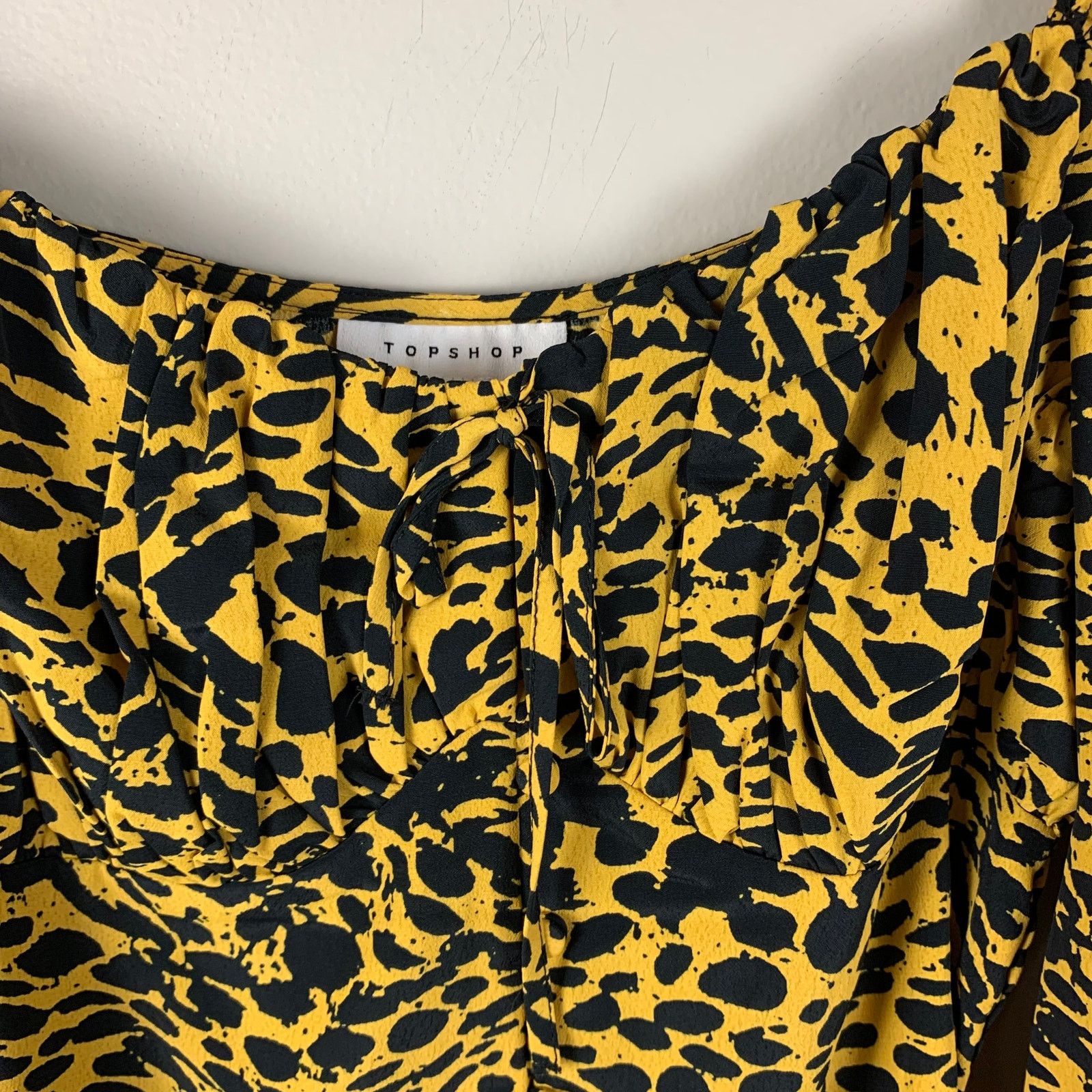 Topshop Topshop Ruched Sleeve Animal Print Peplum Ruffle Top 4 S Size S / US 4 / IT 40 - 5 Thumbnail