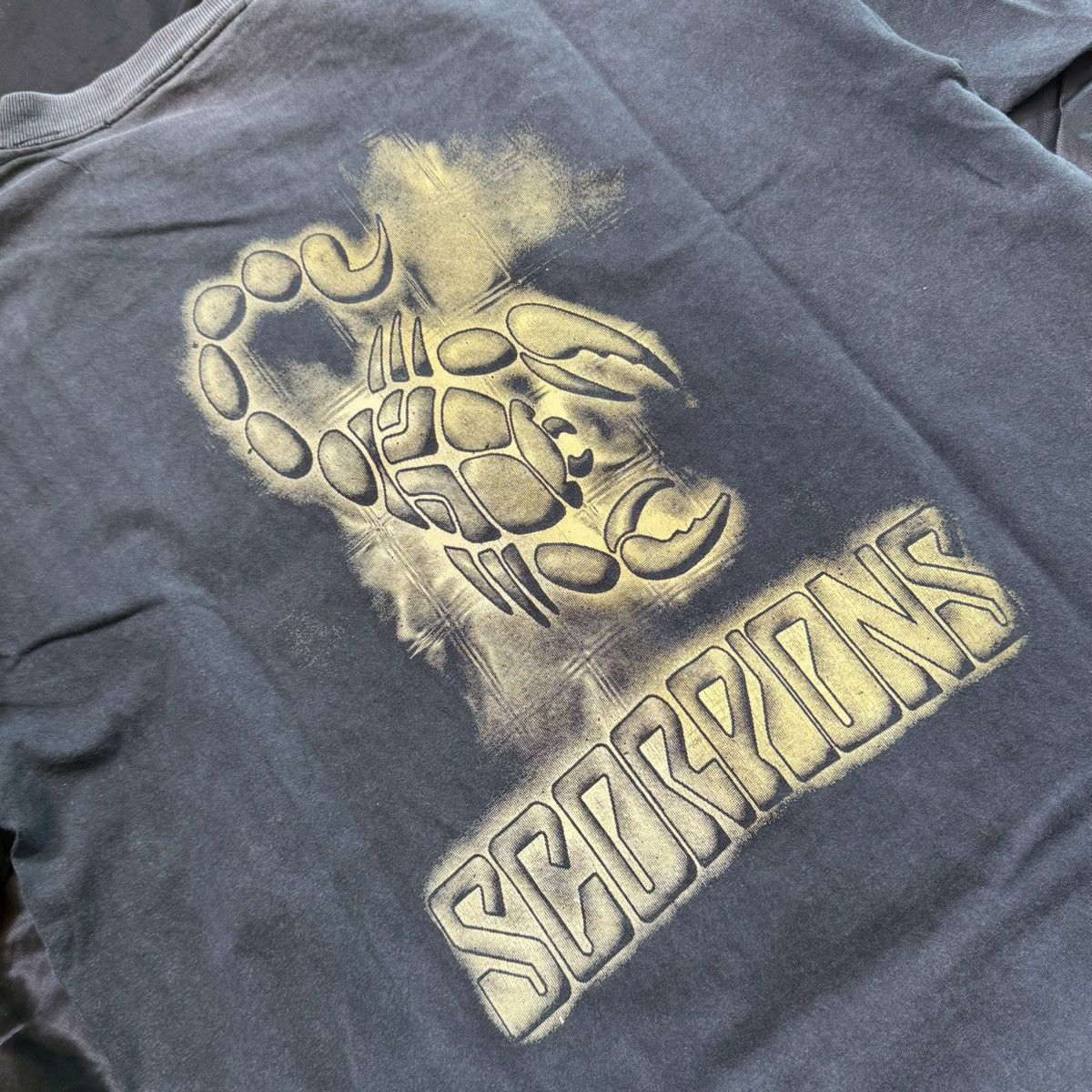 Vintage Scorpions Unbreakable vintage tee Size US L / EU 52-54 / 3 - 3 Thumbnail
