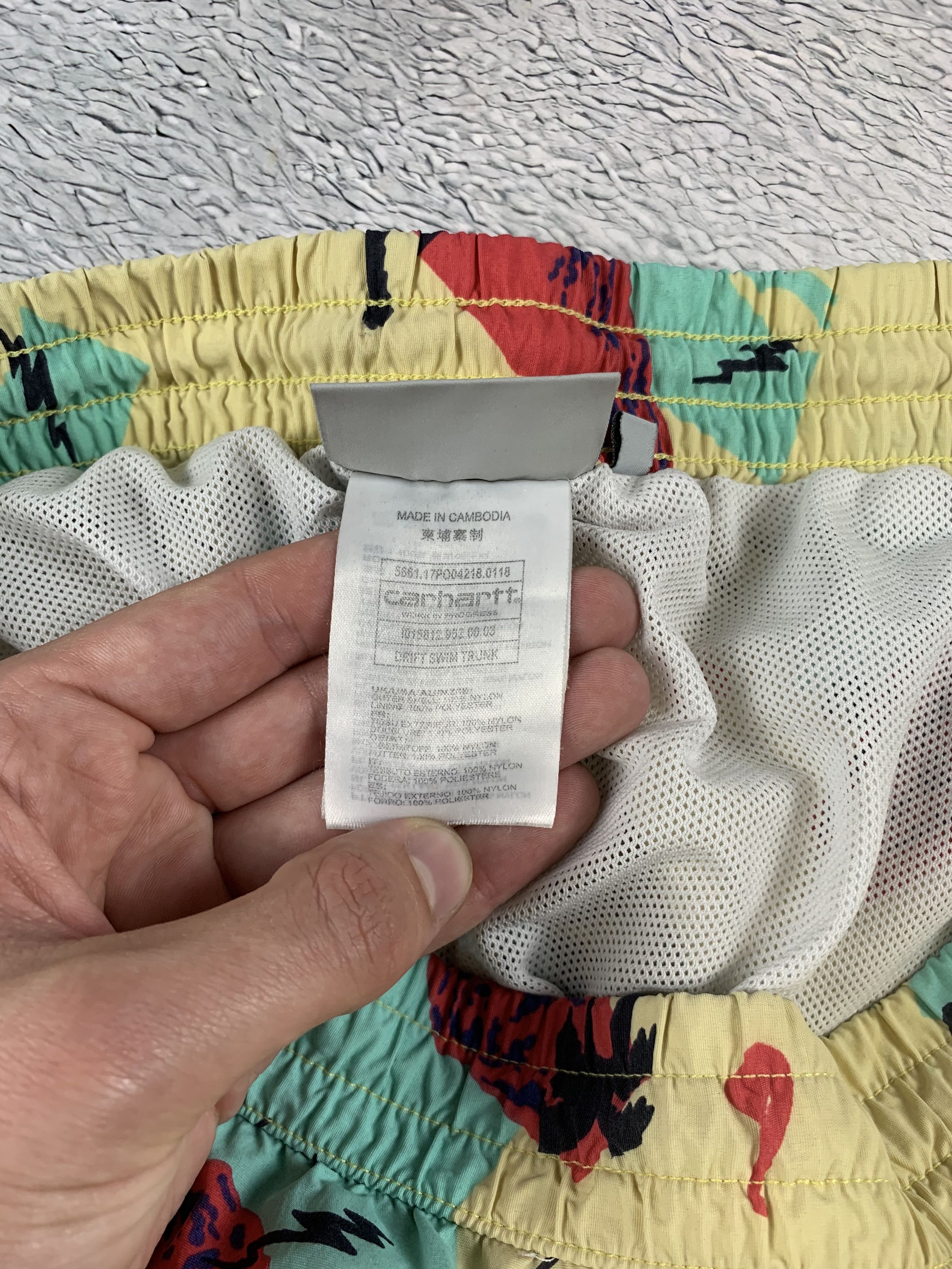 Carhartt × Japanese Brand × Vintage Vintage Carhartt Nylon shorts Monogram big logo Y2K Size US 34 / EU 50 - 8 Thumbnail