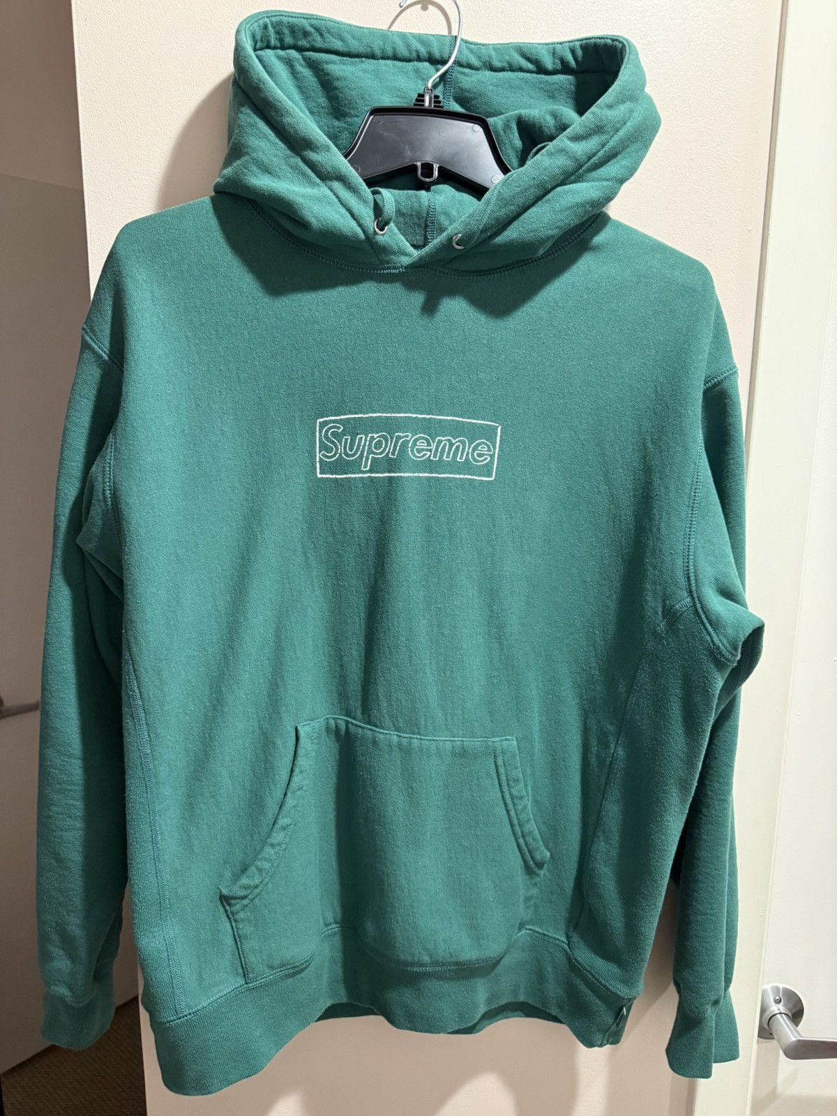 Kaws × Supreme Supreme x KAWS Chalk Box Logo Hooded