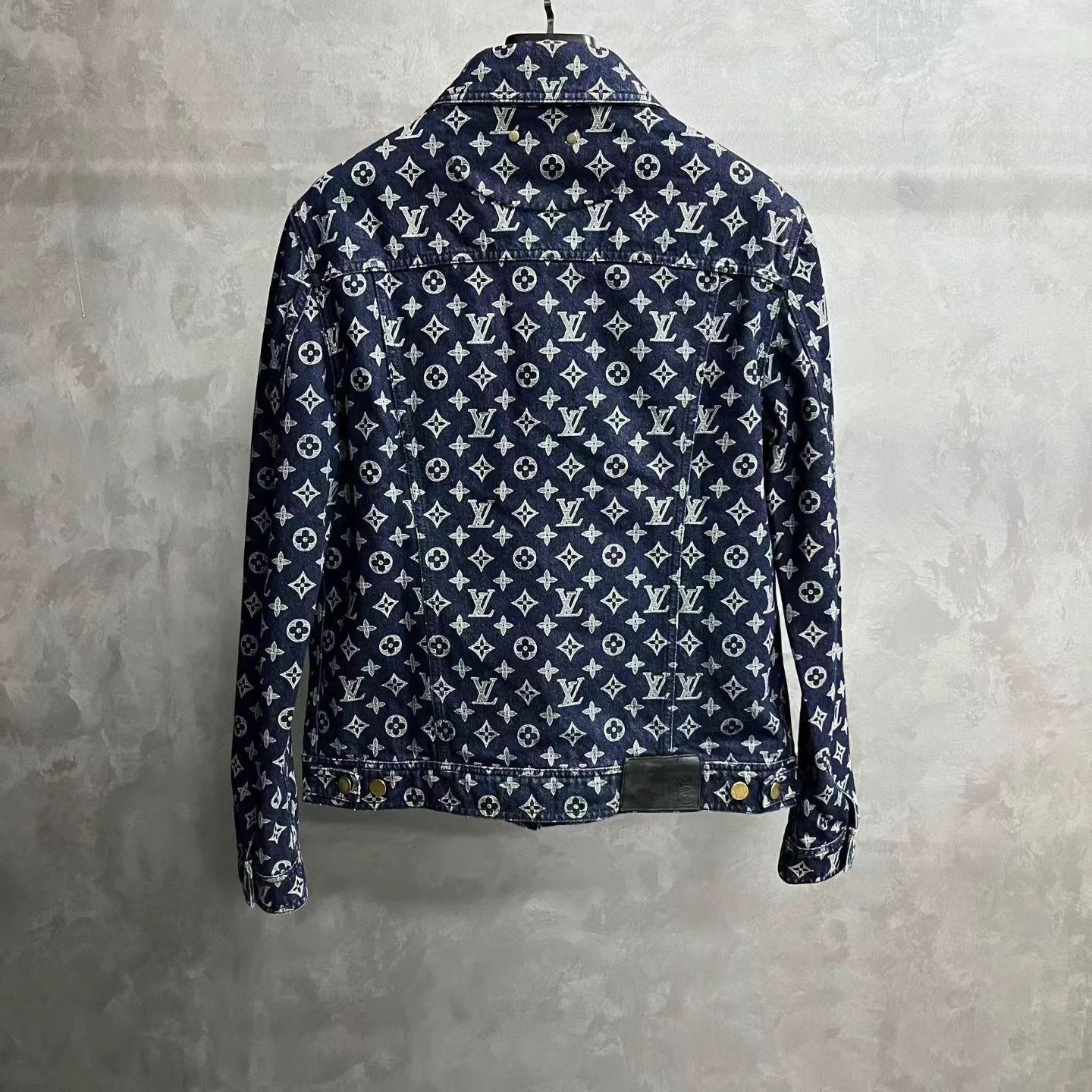 Louis Vuitton Louis Vuitton blue all-over logo monogramcasual denim jacket Size US M / EU 48-50 / 2 - 2 Thumbnail