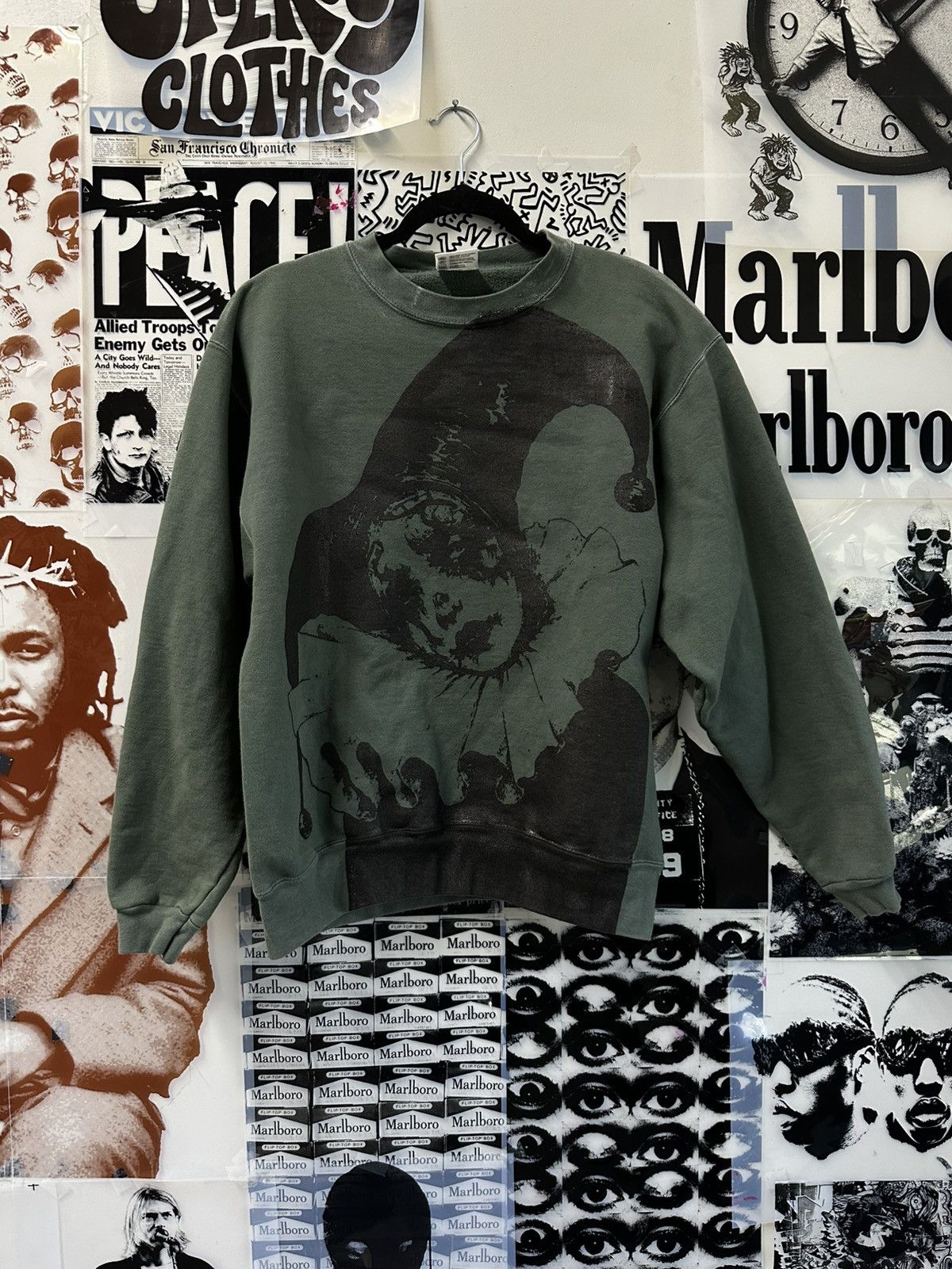Other Vintage Faded Sweatshirt Jester Jumbo Print Size US M / EU 48-50 / 2 - 1 Thumbnail