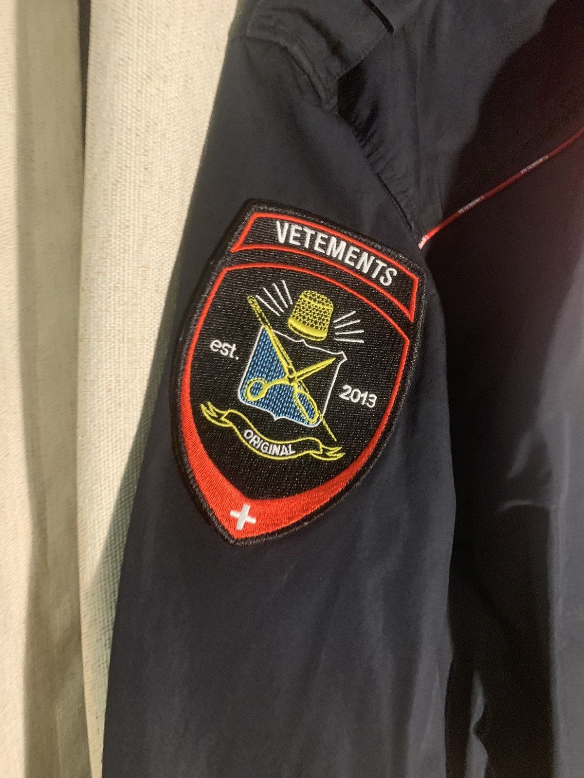 Vetements Vetements for rent police uniform button down ss20 Size US M / EU 48-50 / 2 - 7 Thumbnail