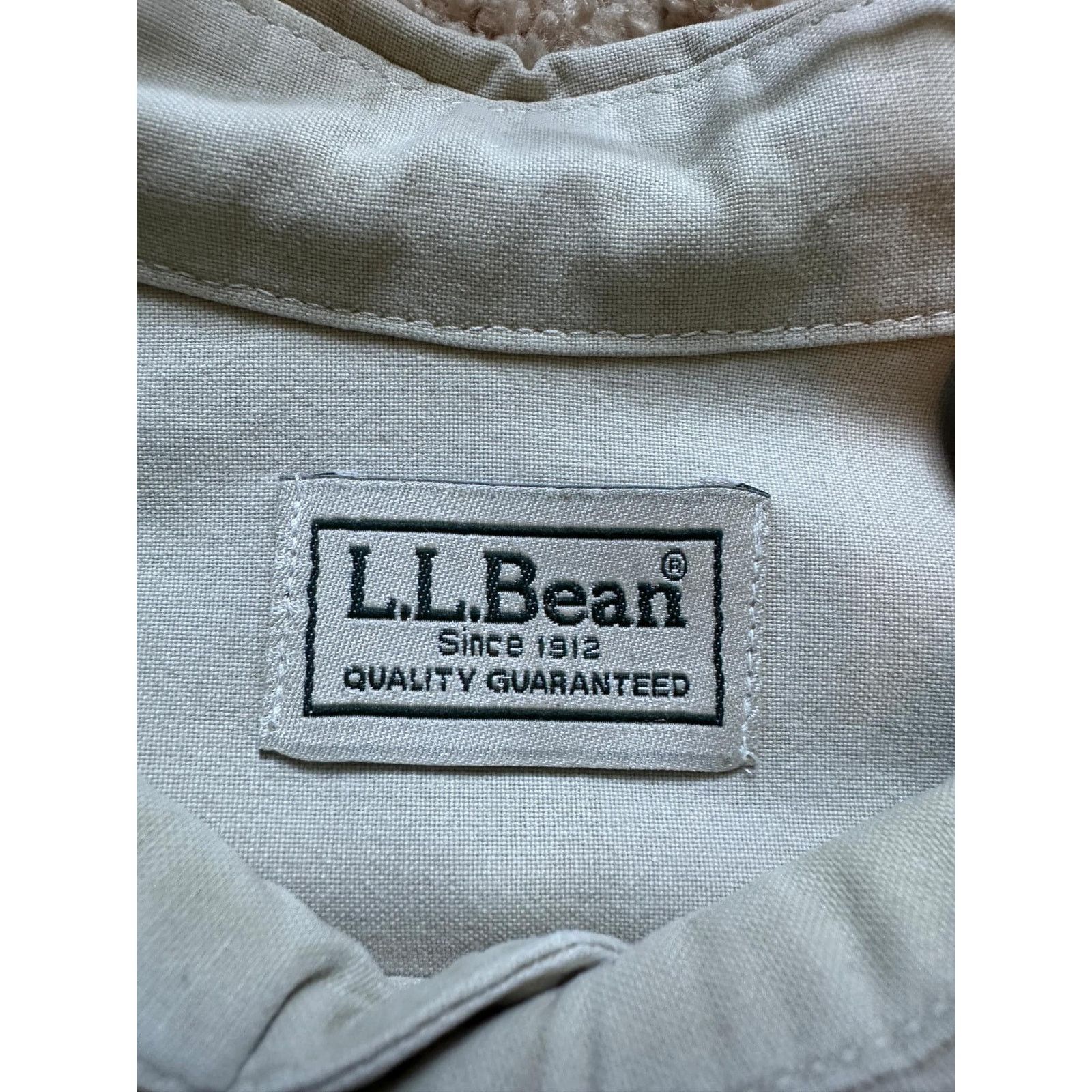 Other L.L.Bean 100% Cotton Long Sleeve Button-Up Shirt Beige L REG Size US L / EU 52-54 / 3 - 10 Thumbnail