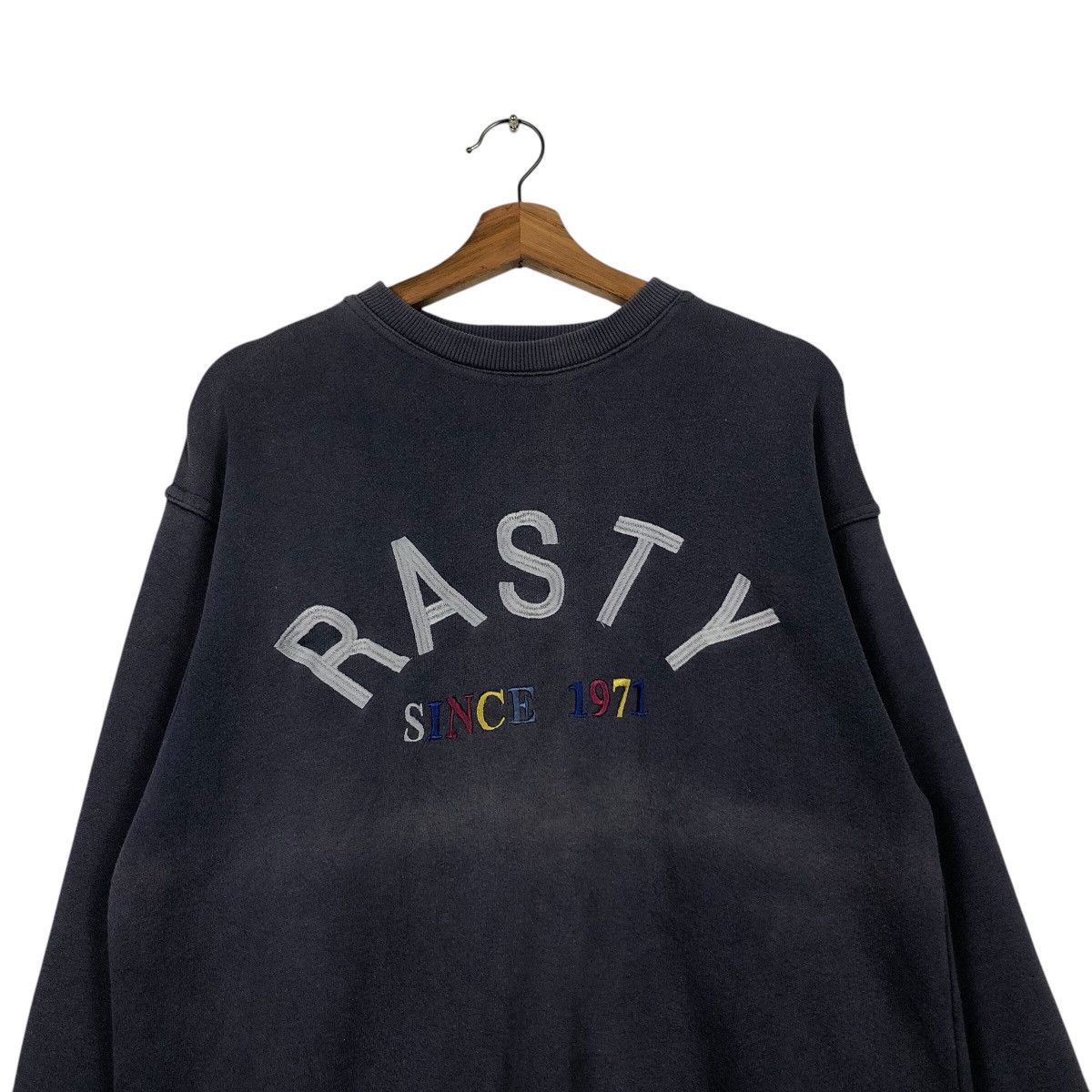 Japanese Brand Rasty 1971 Sun-Faded Navy Crewneck – Rainbow Stitch Vintage Size US M / EU 48-50 / 2 - 3 Thumbnail