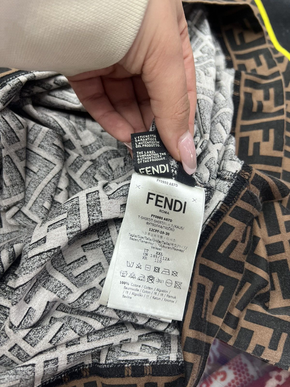 Fendi Fendi Short Sleeve Tee Size US XXL / EU 58 / 5 - 9 Thumbnail