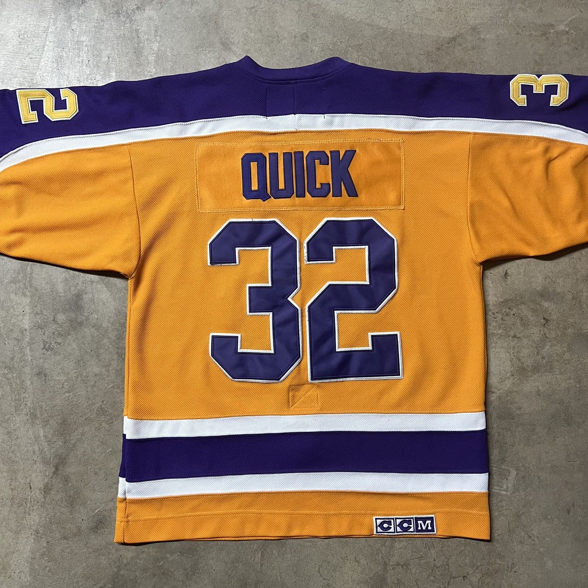 Ccm × Vintage Vintage 90’s Los Angeles Kings J. Quick #32 Hockey Jersey Size US XL / EU 56 / 4 - 7 Thumbnail