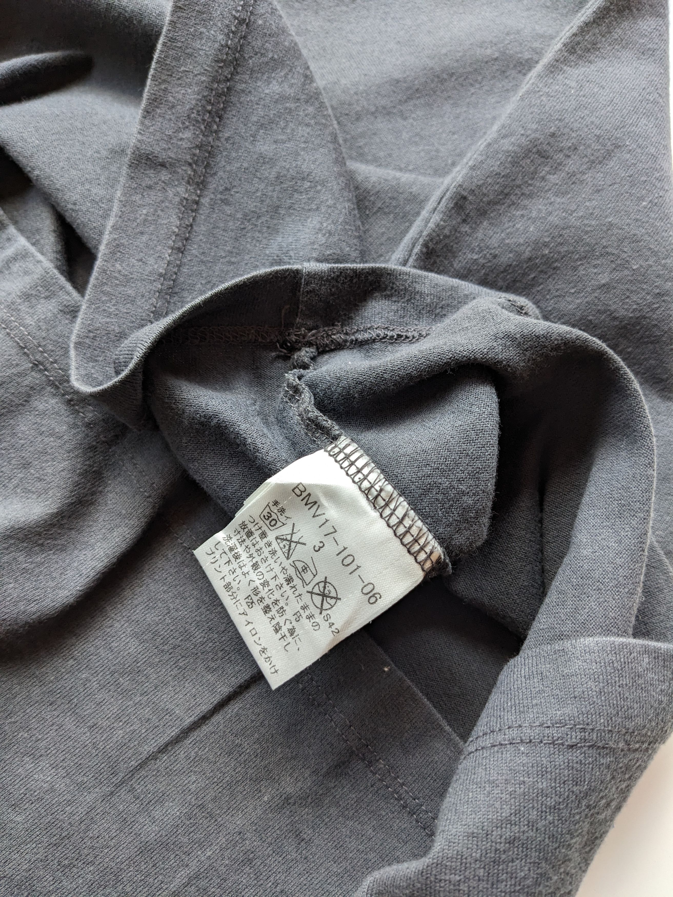 Burberry Burberry Black Label V neck tee Size US L / EU 52-54 / 3 - 4 Thumbnail
