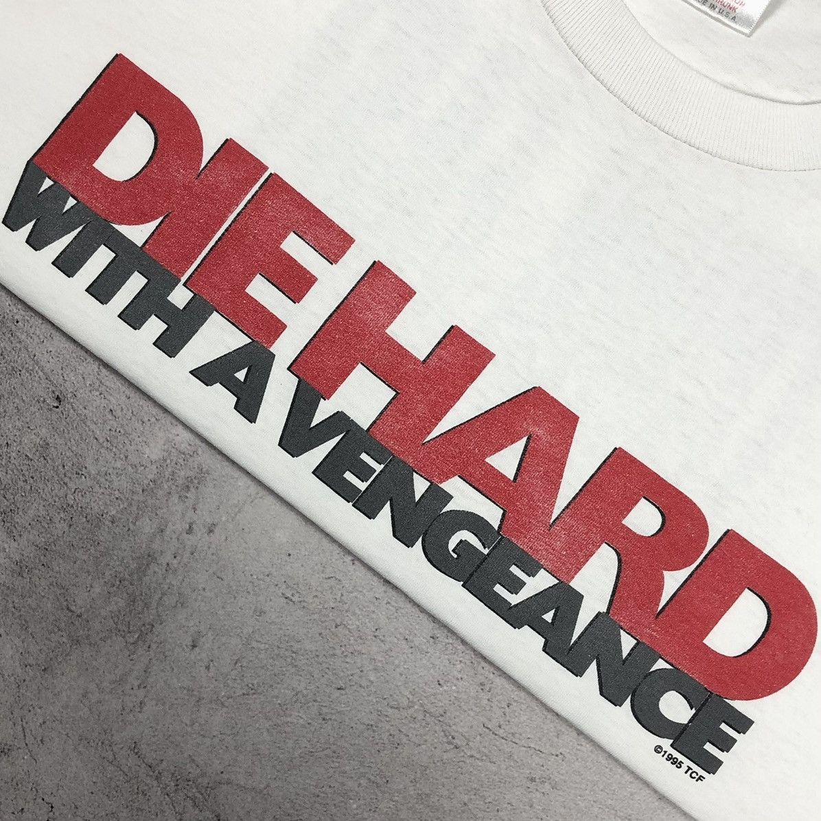 Vintage 1995 Die Hard With A Vengeance Movie Bruce Willis Tee Size US XL / EU 56 / 4 - 3 Thumbnail