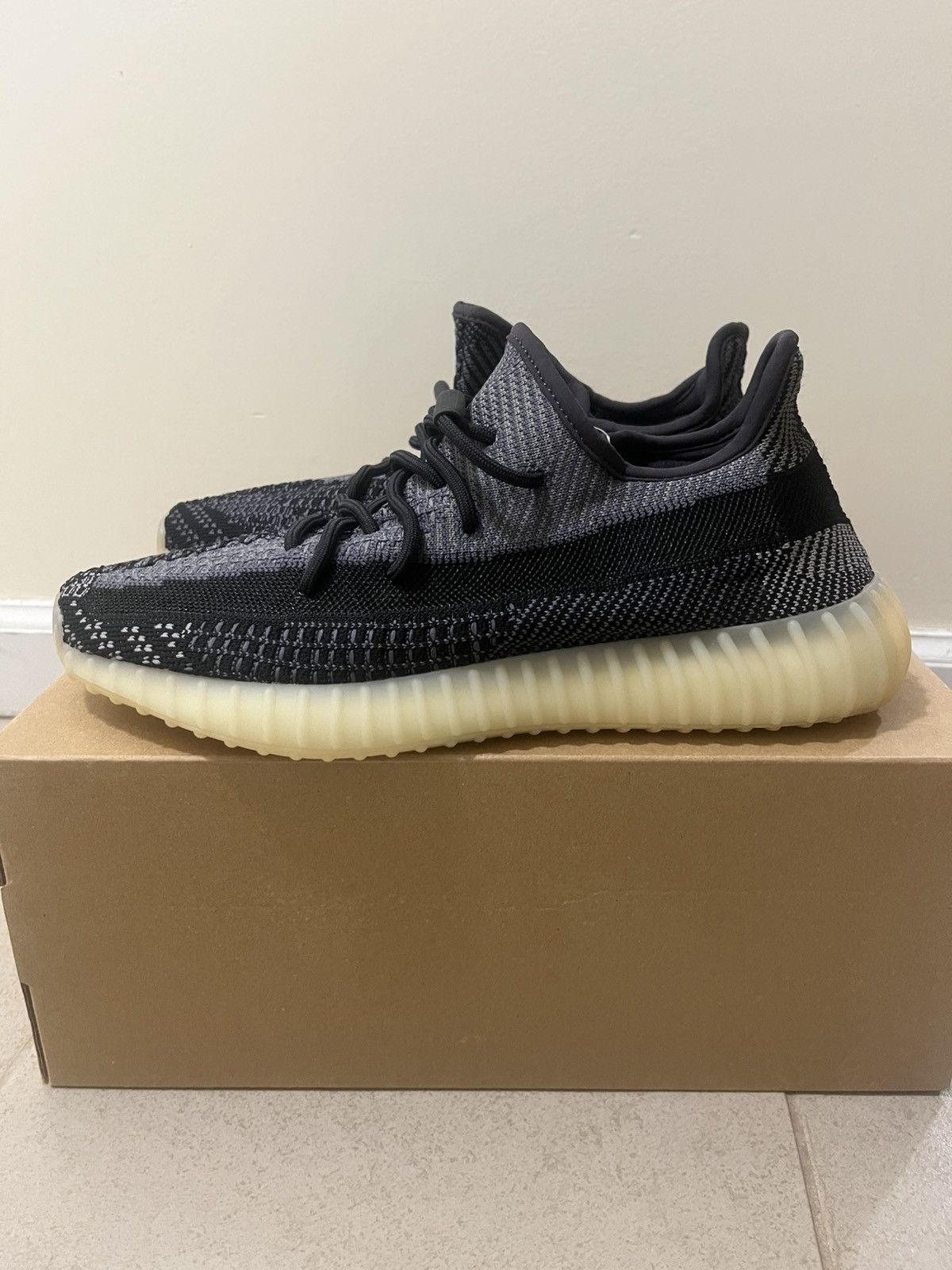 Adidas × Kanye West Adidas Yeezy Boost 350 V2 “Carbon” Sz 10.5us Size US 10.5 / EU 43-44 - 8 Thumbnail