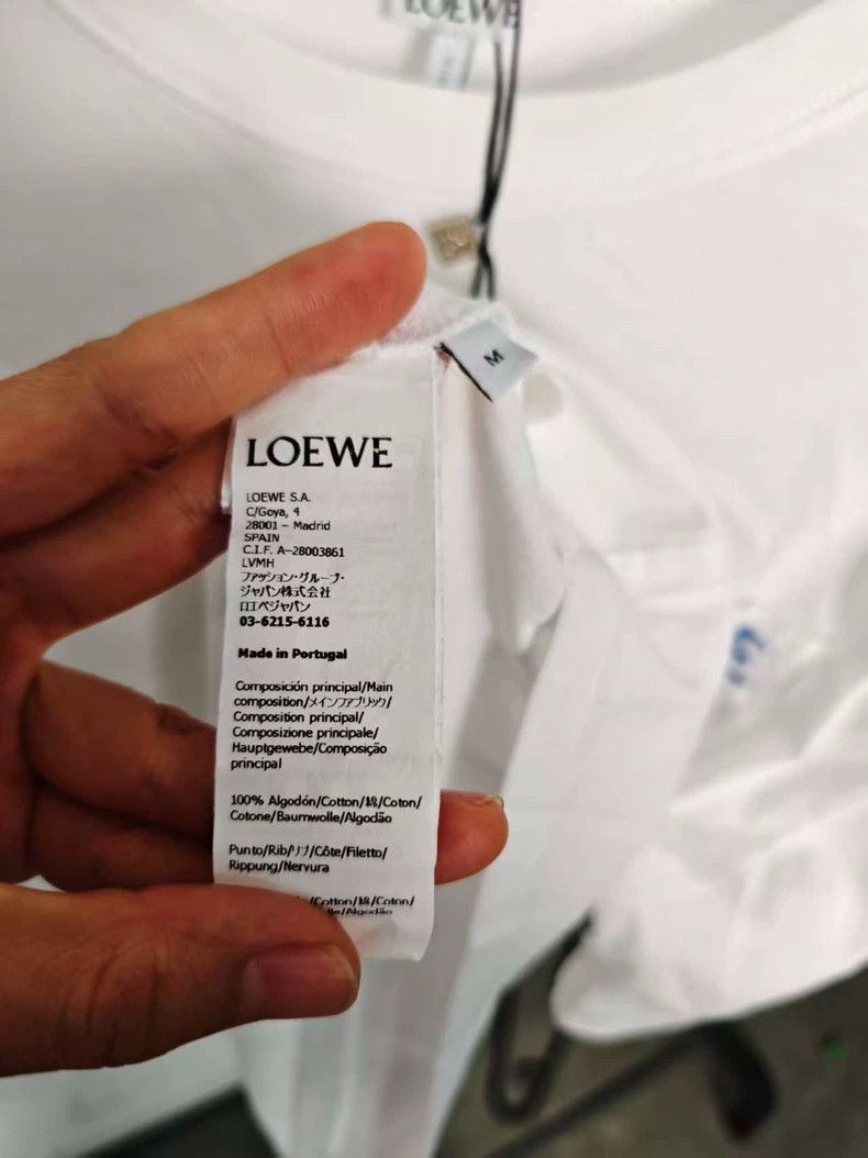 Loewe LOEWE Solid color Logo embroidered loose round neck turtle Size M / US 6-8 / IT 42-44 - 4 Thumbnail
