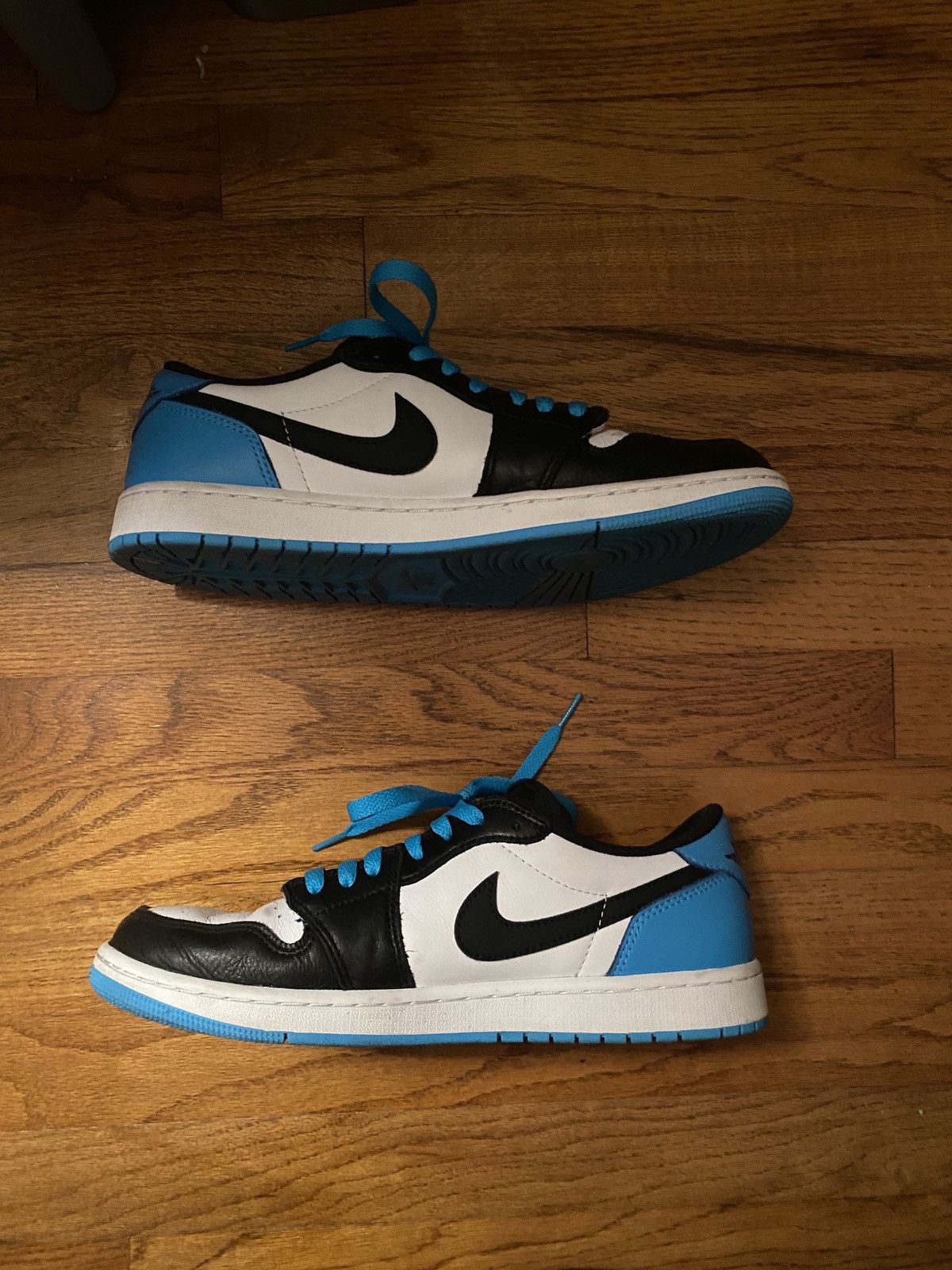 Jordan Brand × Nike Powder Blue Jordan 1 Low Size US 10.5 / EU 43-44 - 2 Thumbnail