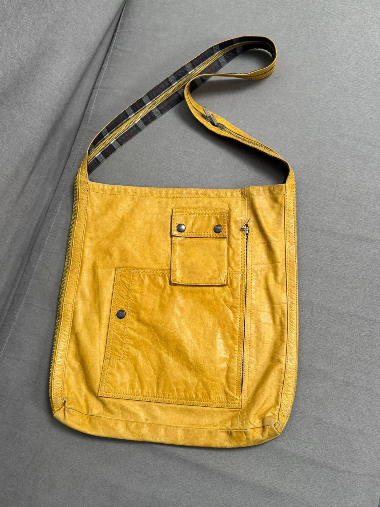 Dries Van Noten dries van noten yellow leather shoulder bag Size ONE SIZE - 1 Thumbnail