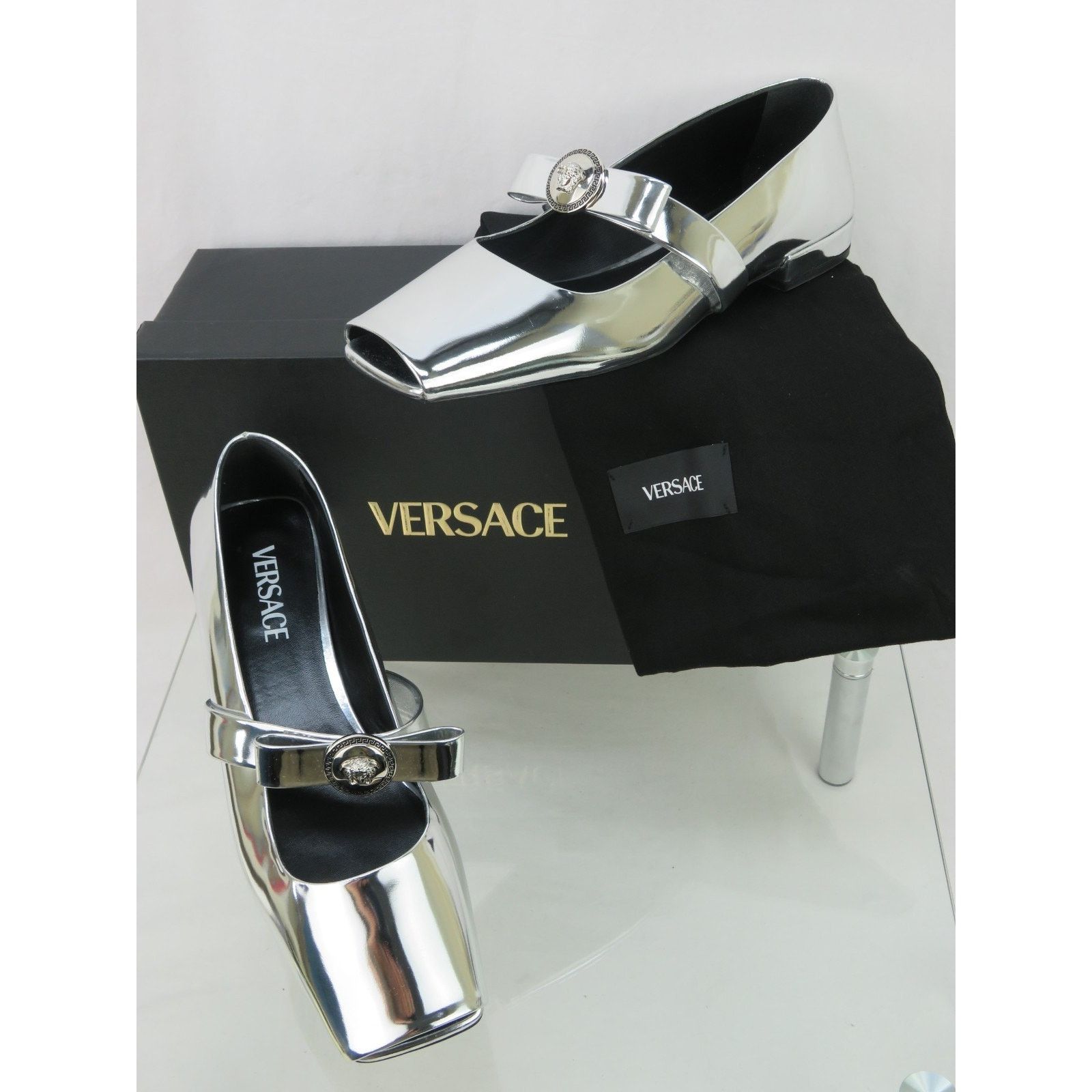 Versace VERSACE SILVER LEATHER COIN MEDUSA HEAD BOW FLATS 40 10 Size US 10 / IT 40 - 3 Thumbnail