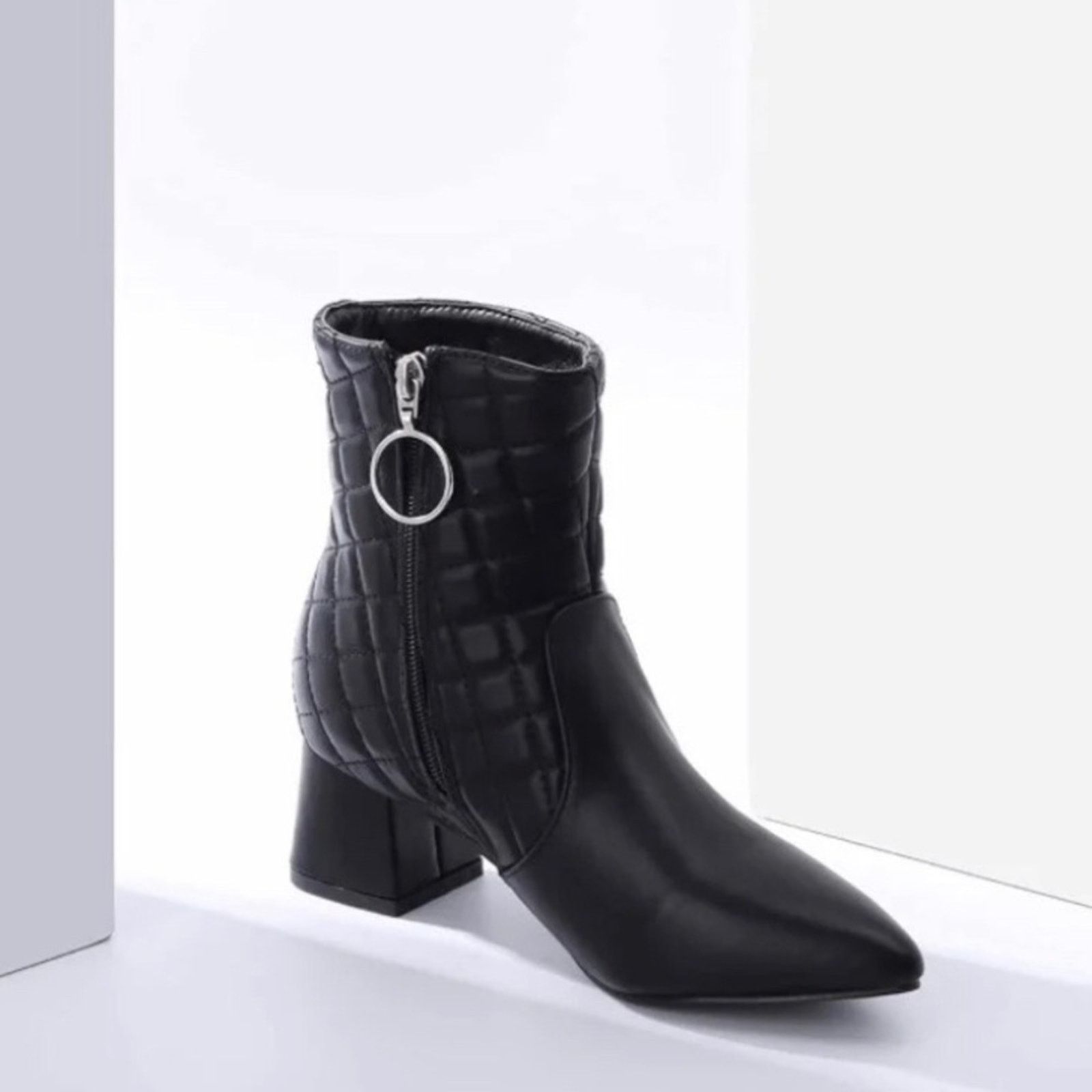 Other Trary quilted pointed toe ankle boot NEW Size US 9 / IT 39 - 5 Thumbnail