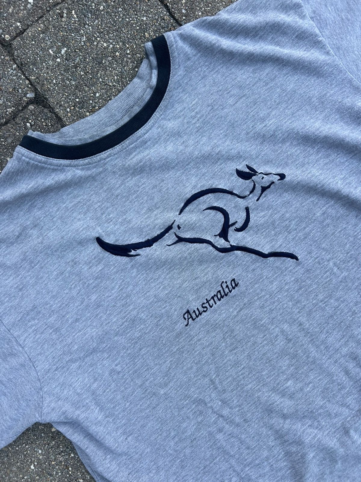 Vintage Vintage grey Australia t shirt Size US L / EU 52-54 / 3 - 1 Thumbnail