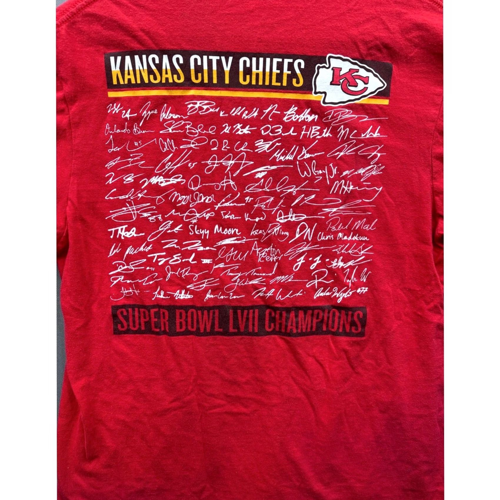 Vintage Fanatics Kansas City Chiefs Super Bowl LVII Champions Red T Shirt Adult M Size US M / EU 48-50 / 2 - 6 Thumbnail