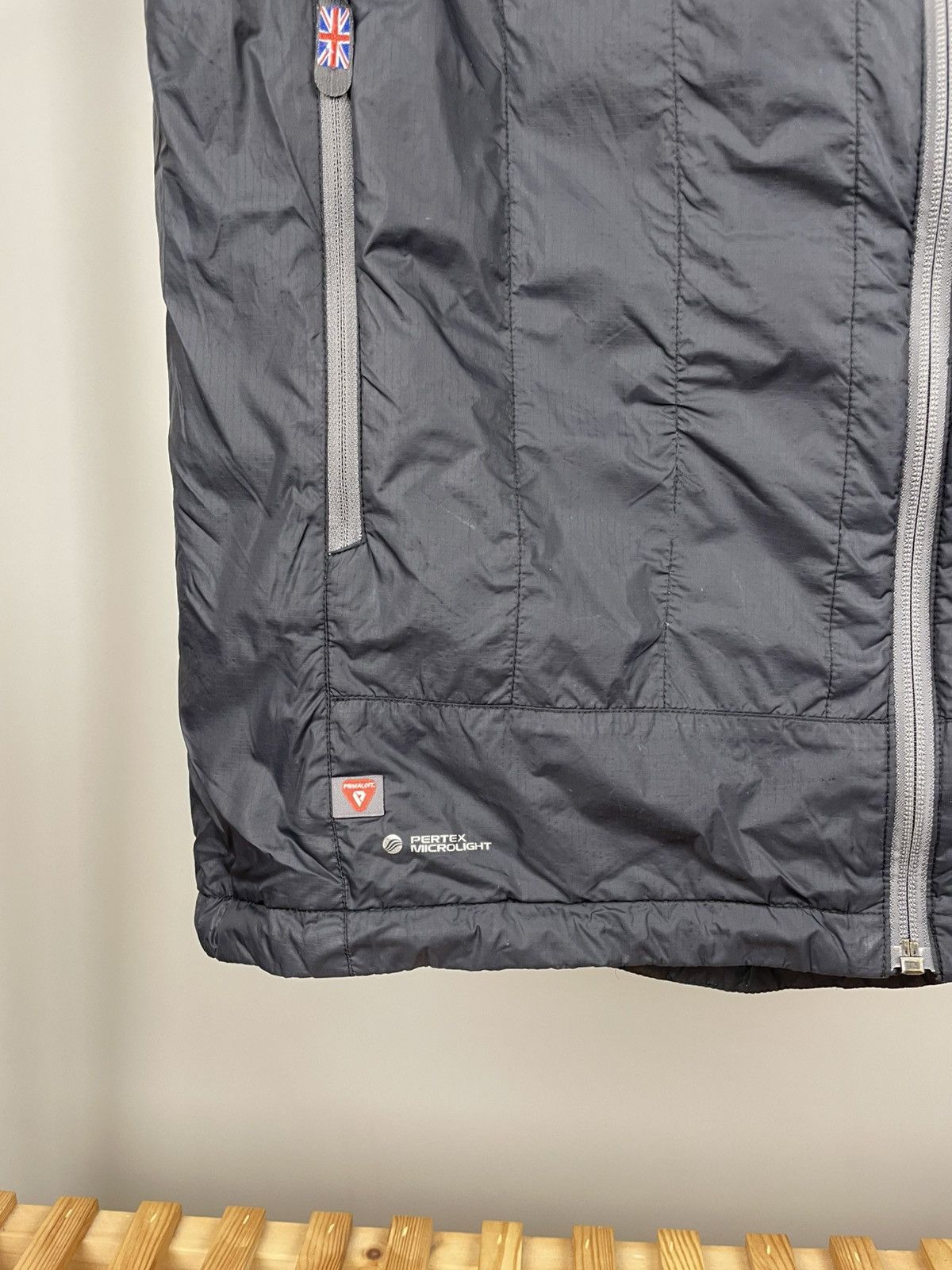 Designer × Montane Montane light outdoor vest primaloft size L Size US L / EU 52-54 / 3 - 4 Thumbnail