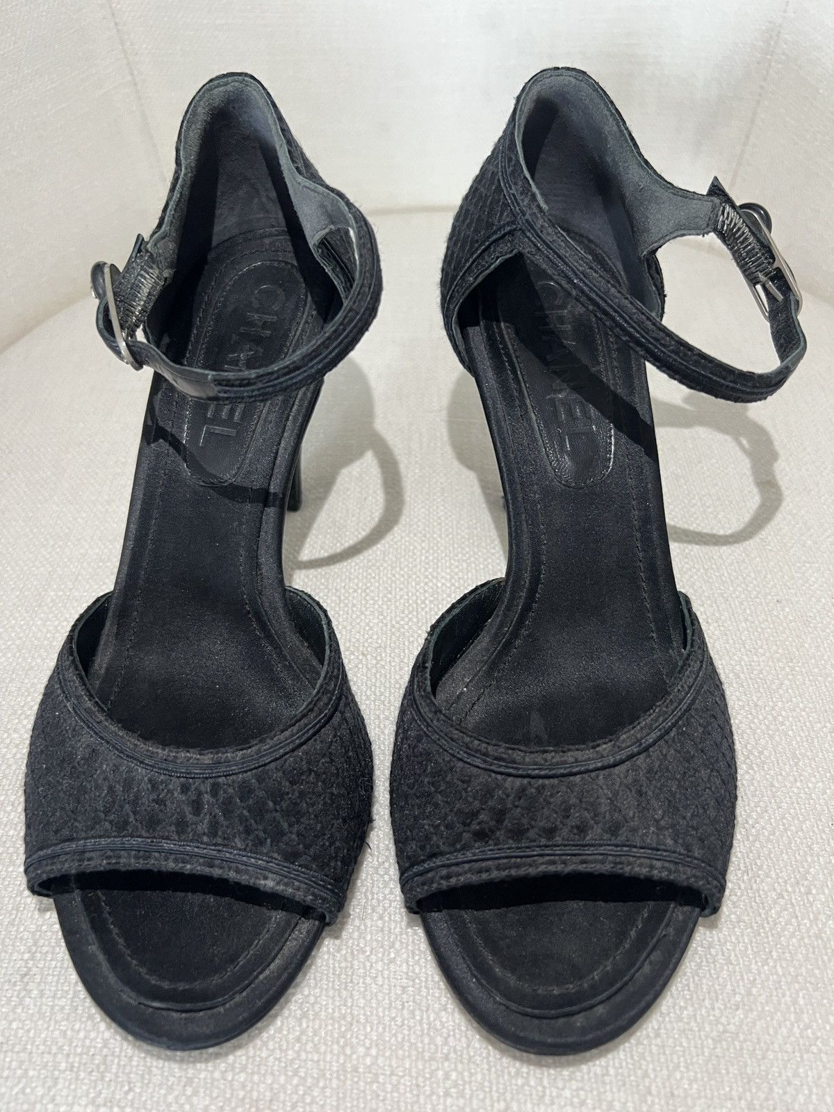 Chanel Chanel Vintage Black Satin Quilted CC Logo Heels Size US 4.5 / IT 34.5 - 4 Thumbnail