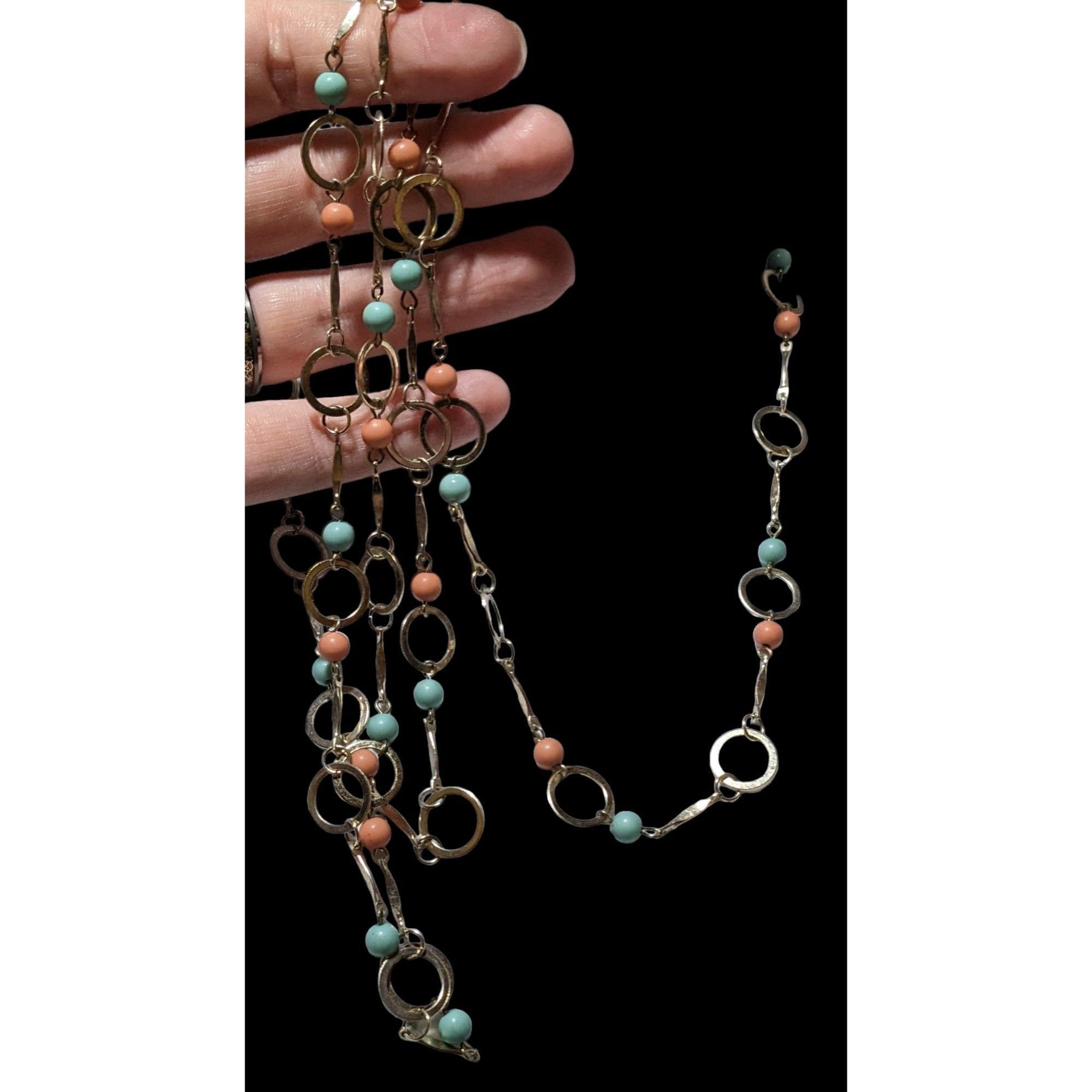 Other Retro Hoop Link Pink And Blue Beaded Necklace Size ONE SIZE - 2 Thumbnail