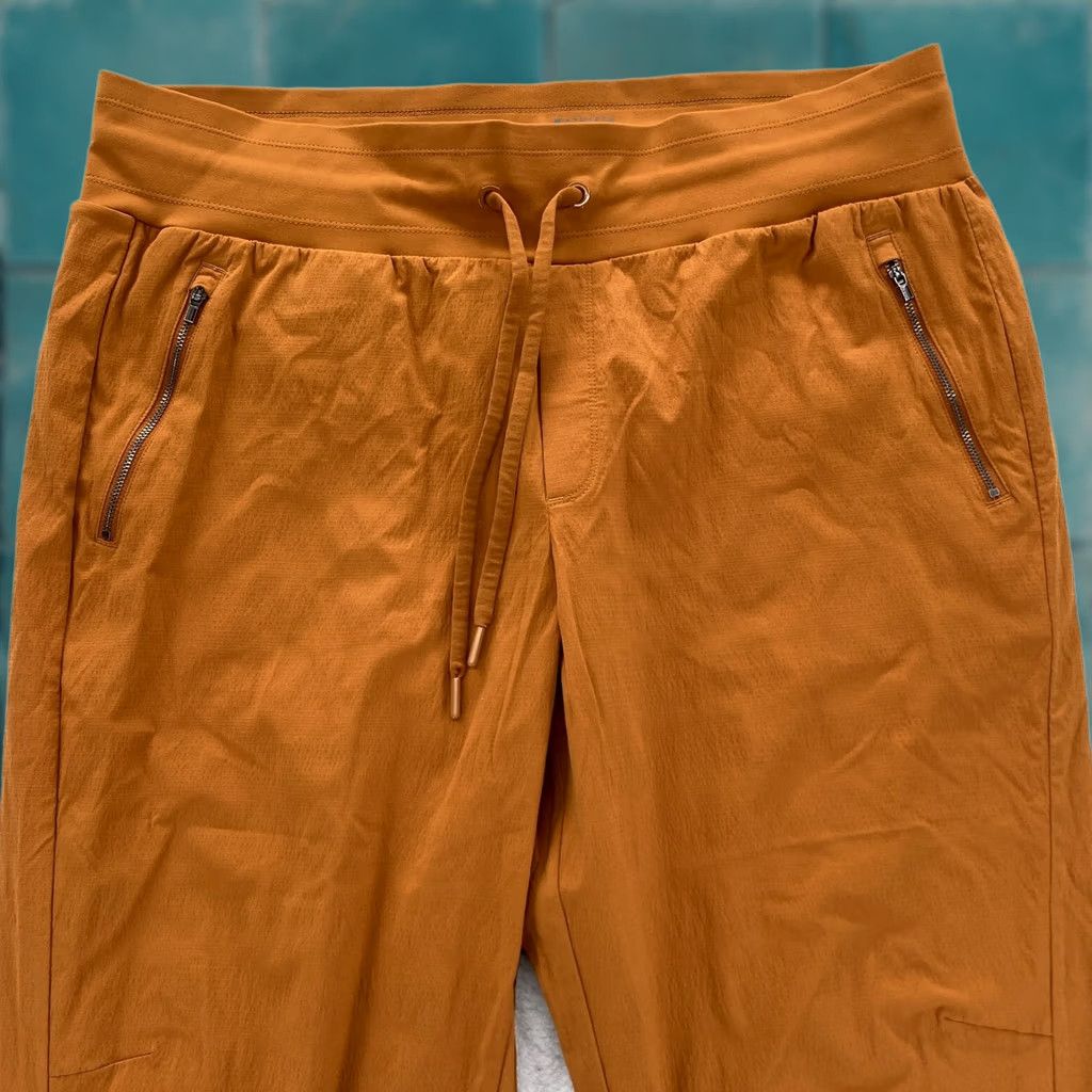 Athleta Athleta Trekki North Jogger Women's 18 Brown Stretch Nylon Pull On Drawstring Pants Size 40" / US 18 - 1 Thumbnail