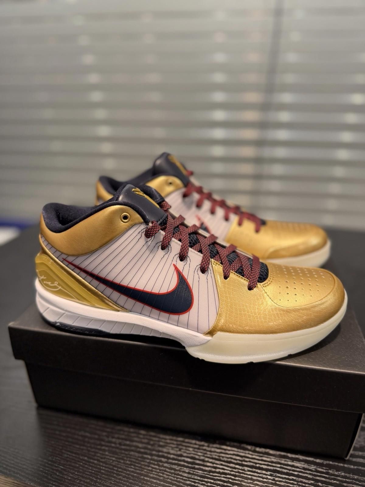 Nike Nike Kobe IV Protro Gold Medal 10.5 Kobe Zoom 4 Gold Medal Size US 10.5 / EU 43-44 - 9 Thumbnail
