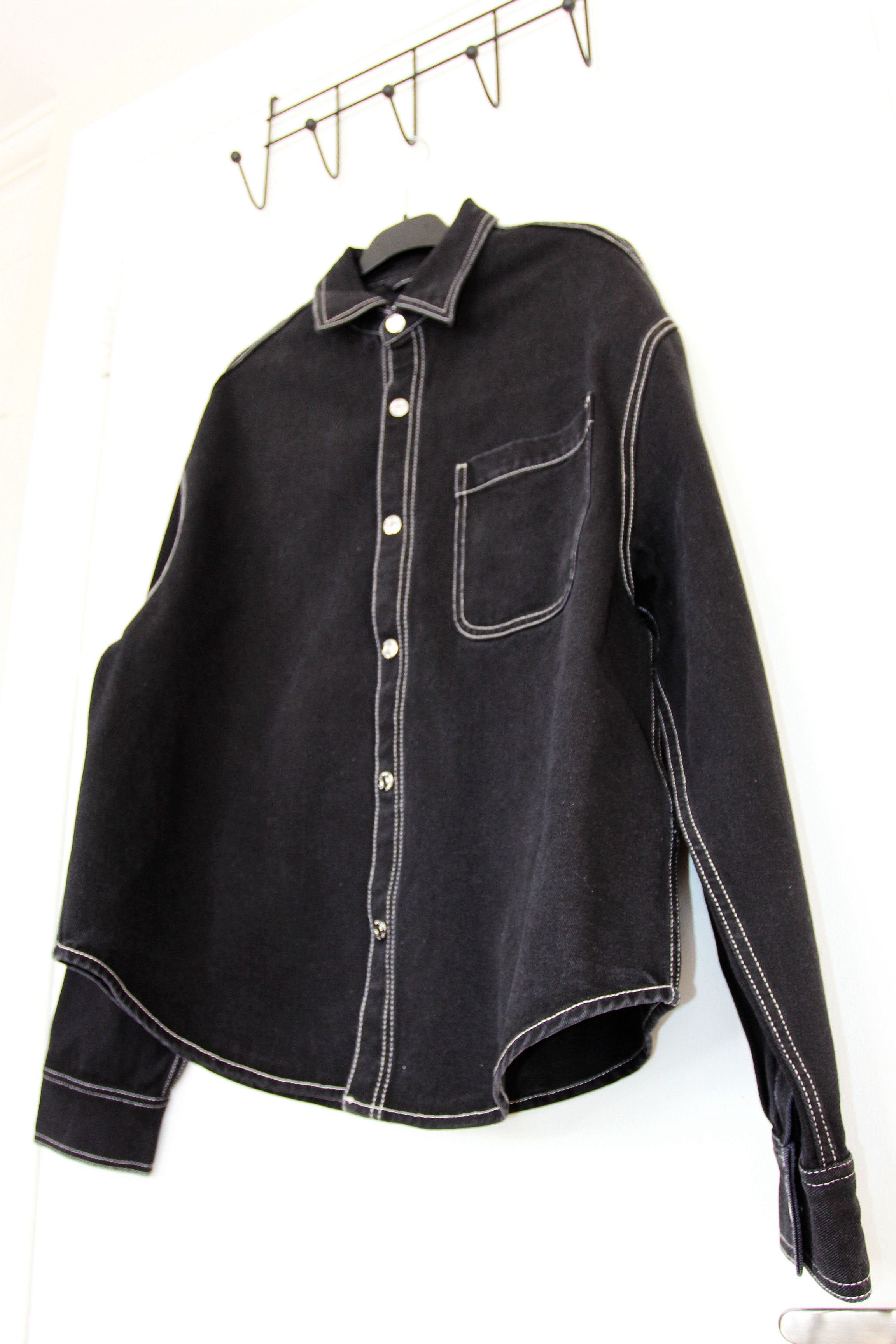 House of Sunny BNWT AW24 HOUSE OF SUNNY BLACK DENIM LOGO OVERSHIRT L Size US L / EU 52-54 / 3 - 5 Thumbnail
