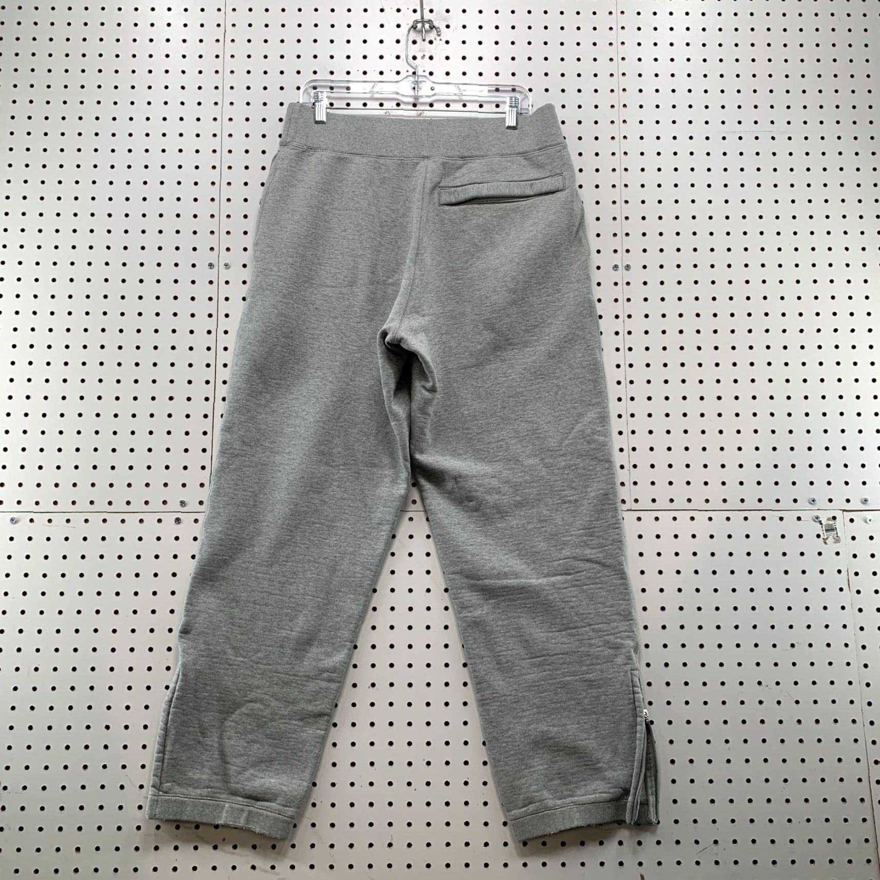 Nike Nike Sweatpants Joggers Mens Size Medium Gray Heavyweight Sample 32x29 Size US 31 - 7 Thumbnail
