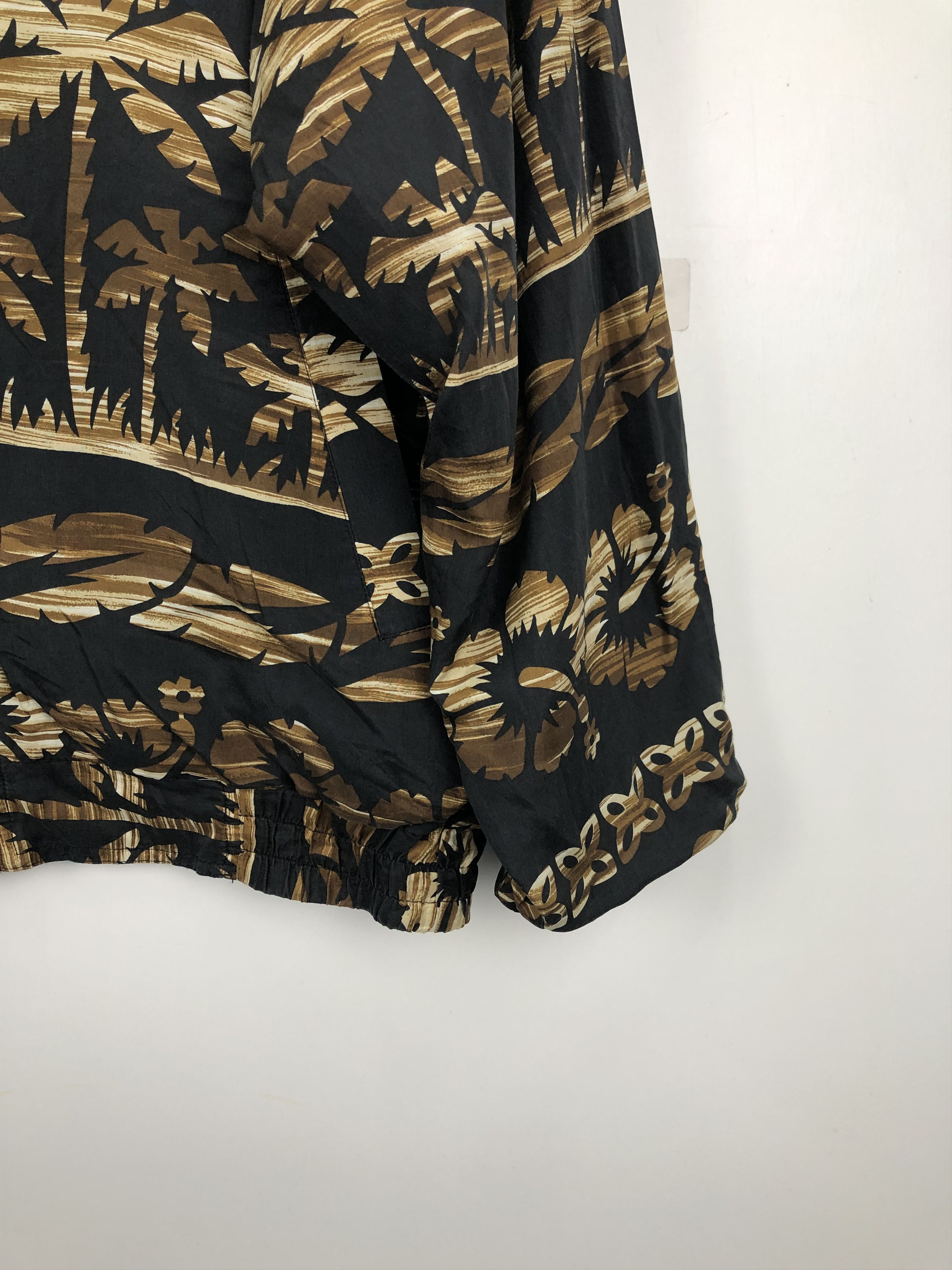 Vintage Vintage Hawaiian Silk Floral Design Zipper Jacket J0722 Size US M / EU 48-50 / 2 - 6 Thumbnail